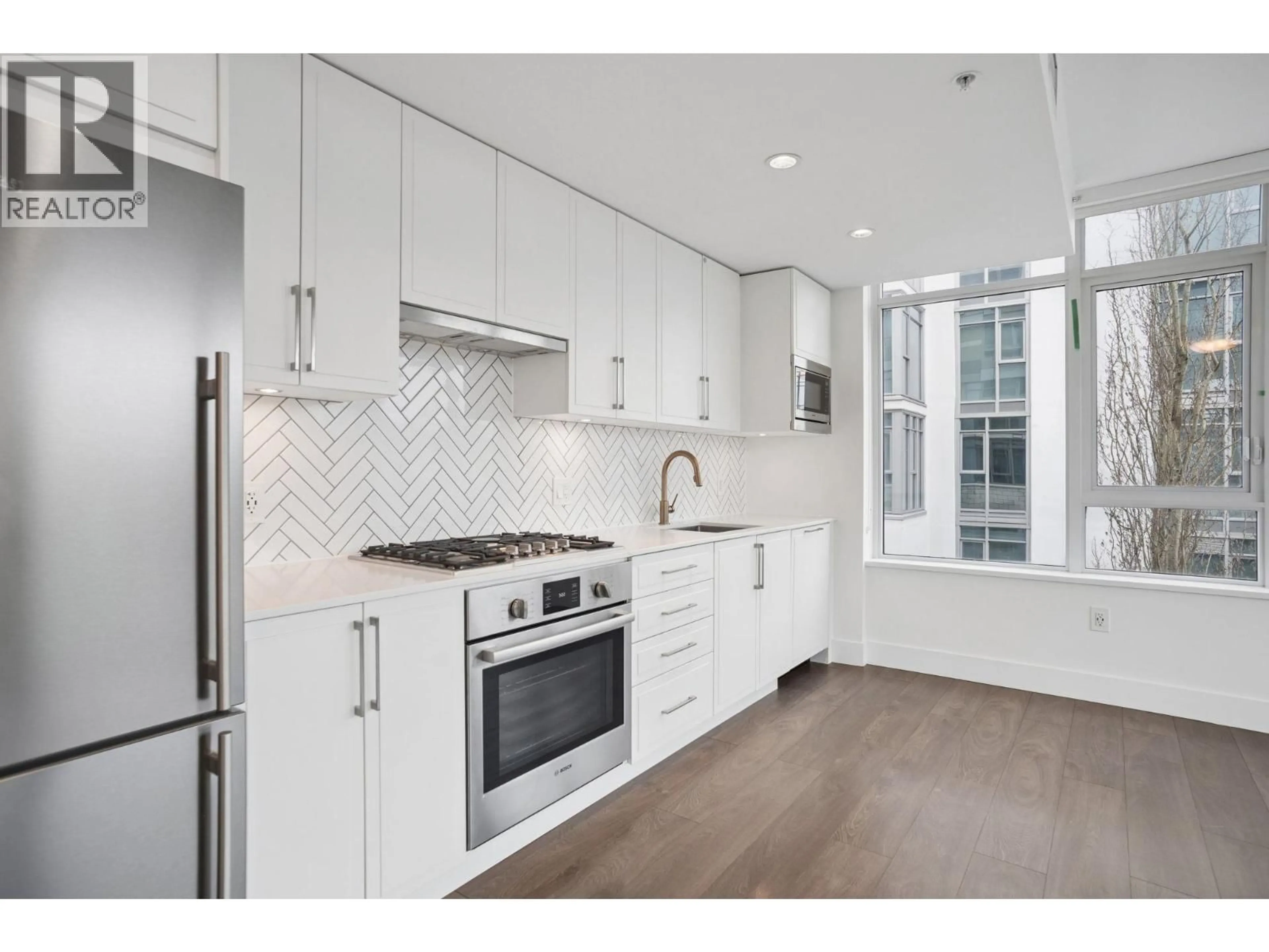 Unknown for 302 - 2455 KINGSWAY, Vancouver British Columbia V5R5G8