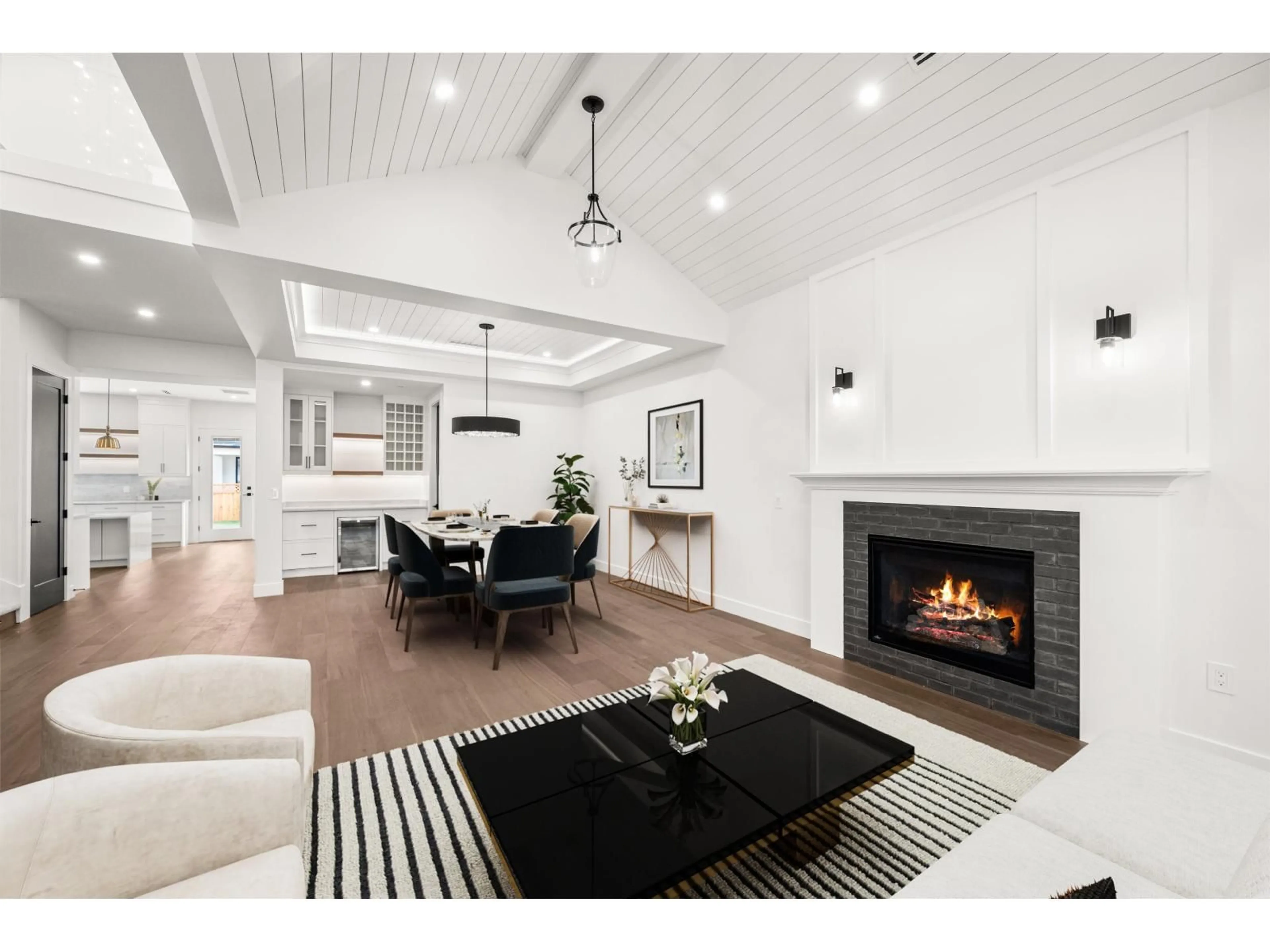 Living room with furniture, unknown for 20334 42 AVENUE, Langley British Columbia V3A3A7