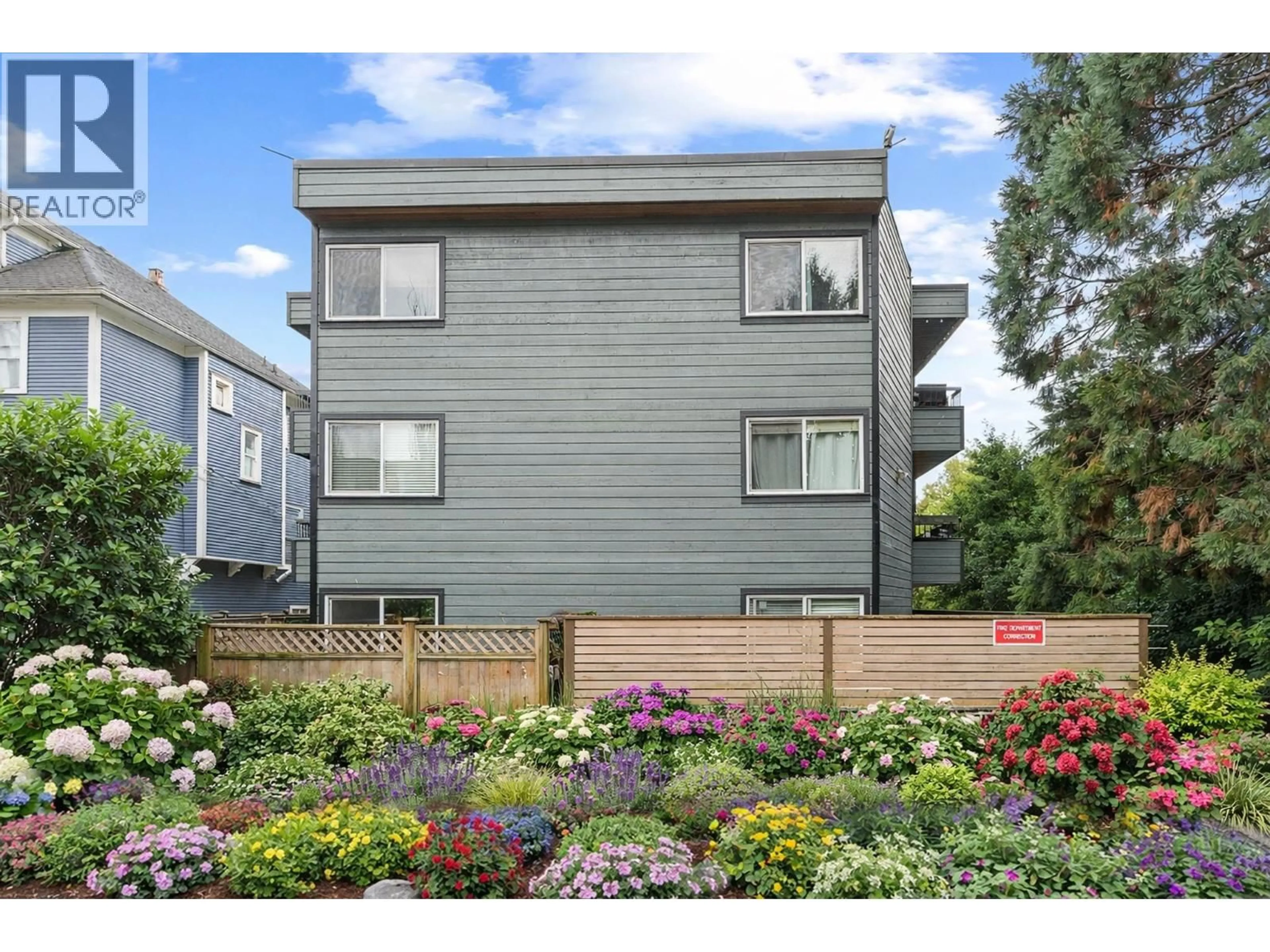 Unknown for 104 - 1540 4TH AVENUE, Vancouver British Columbia V5N1J8