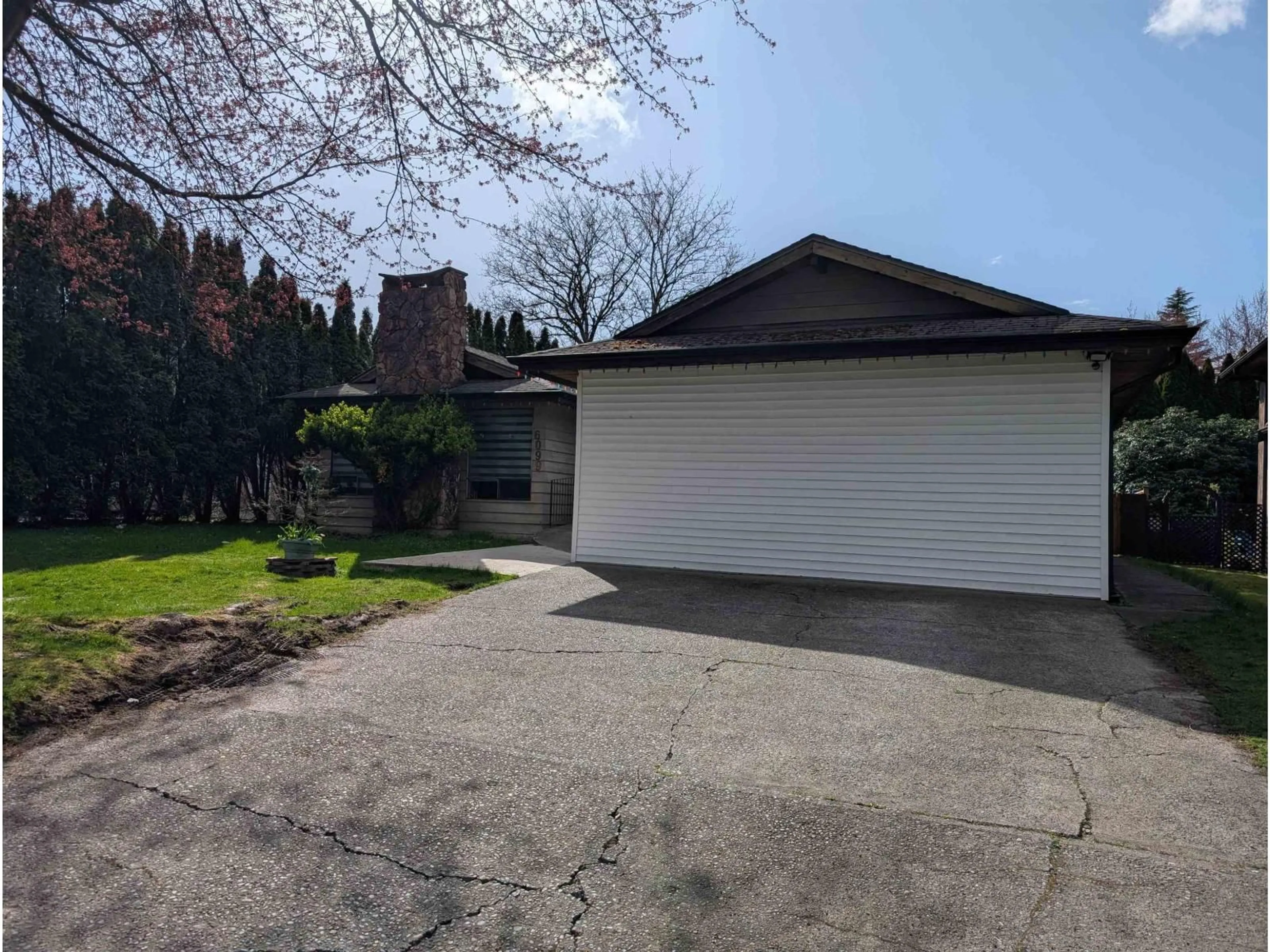A pic from outside/outdoor area/front of a property/back of a property/a pic from drone, street for 6099 172 STREET, Surrey British Columbia V3S4Y2