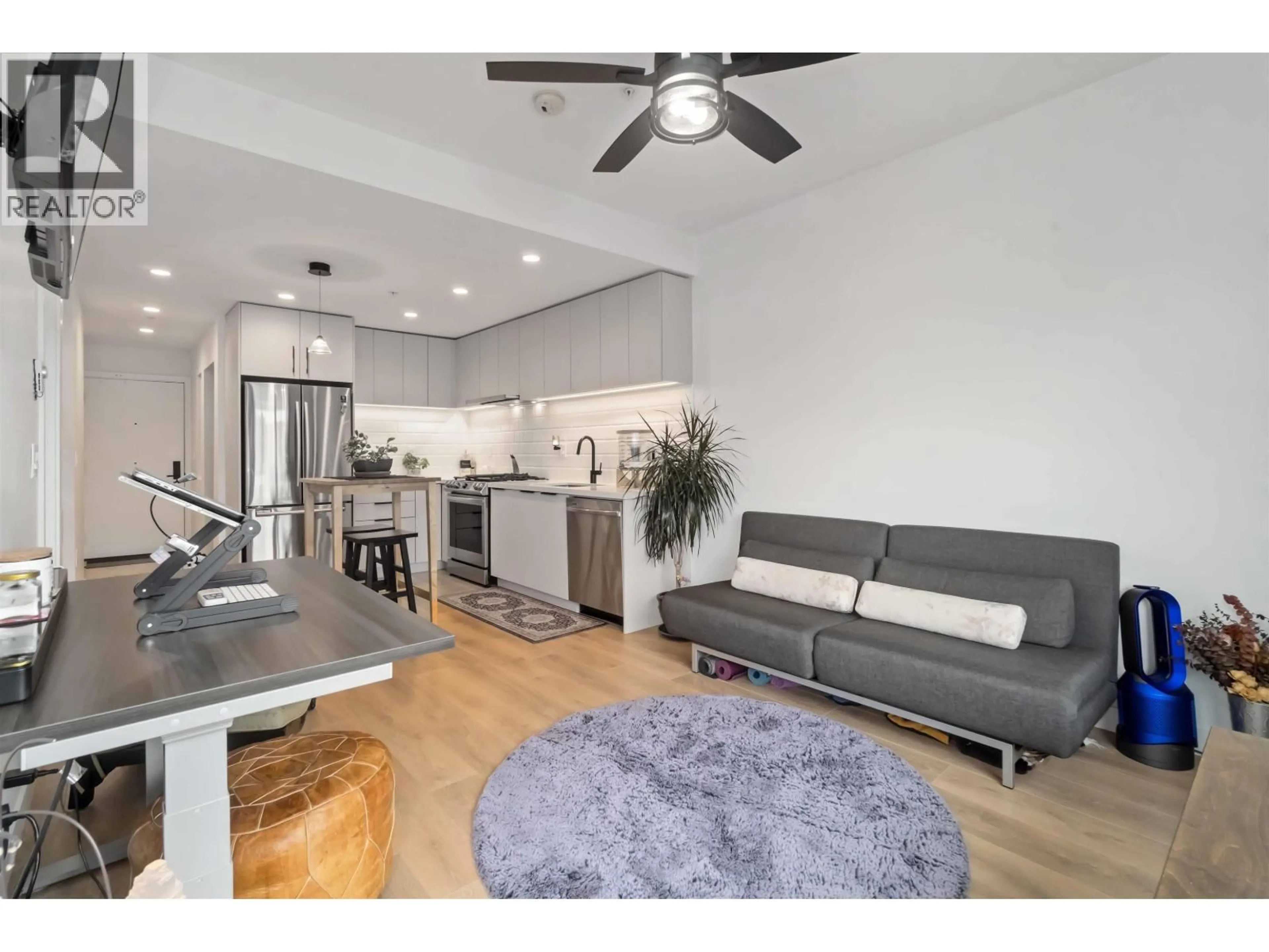 Open concept kitchen, unknown for 505 - 3018 ST GEORGE STREET, Port Moody British Columbia V3H0L4