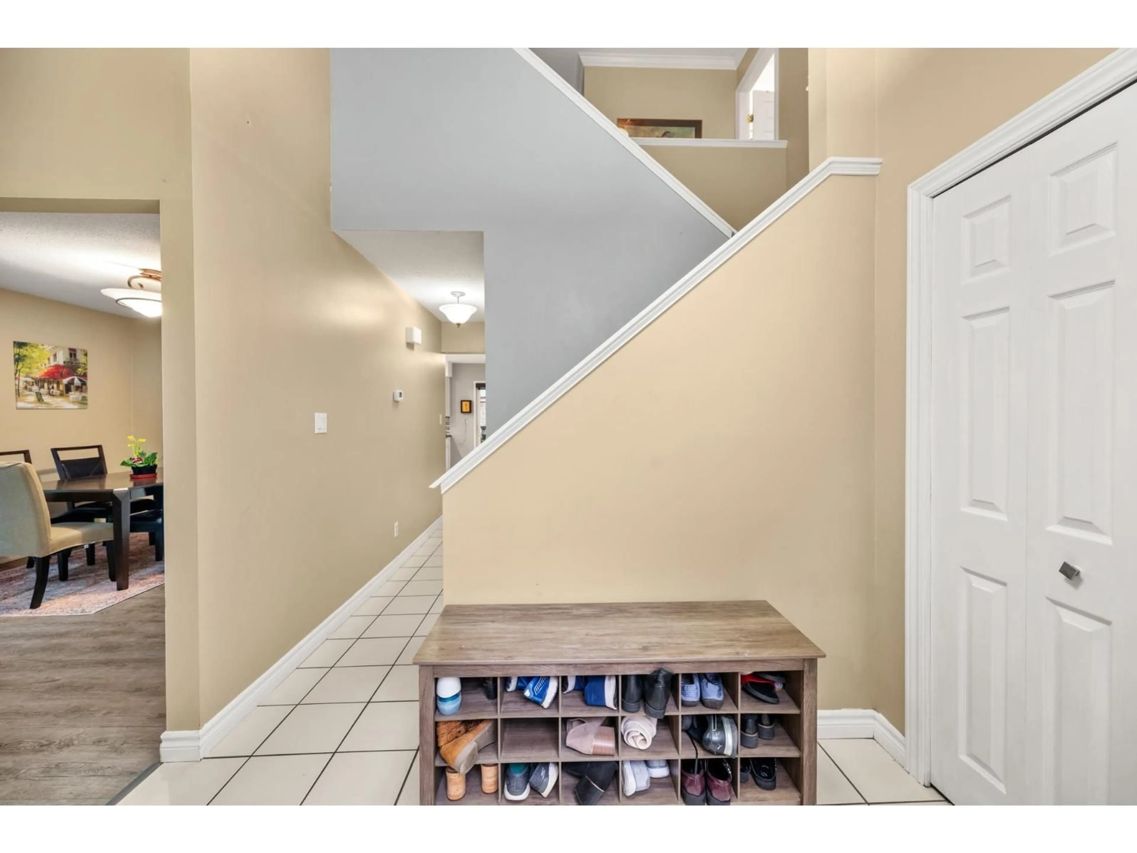 Indoor entryway for 20185 GRADE CRESCENT, Langley British Columbia V3A4J5