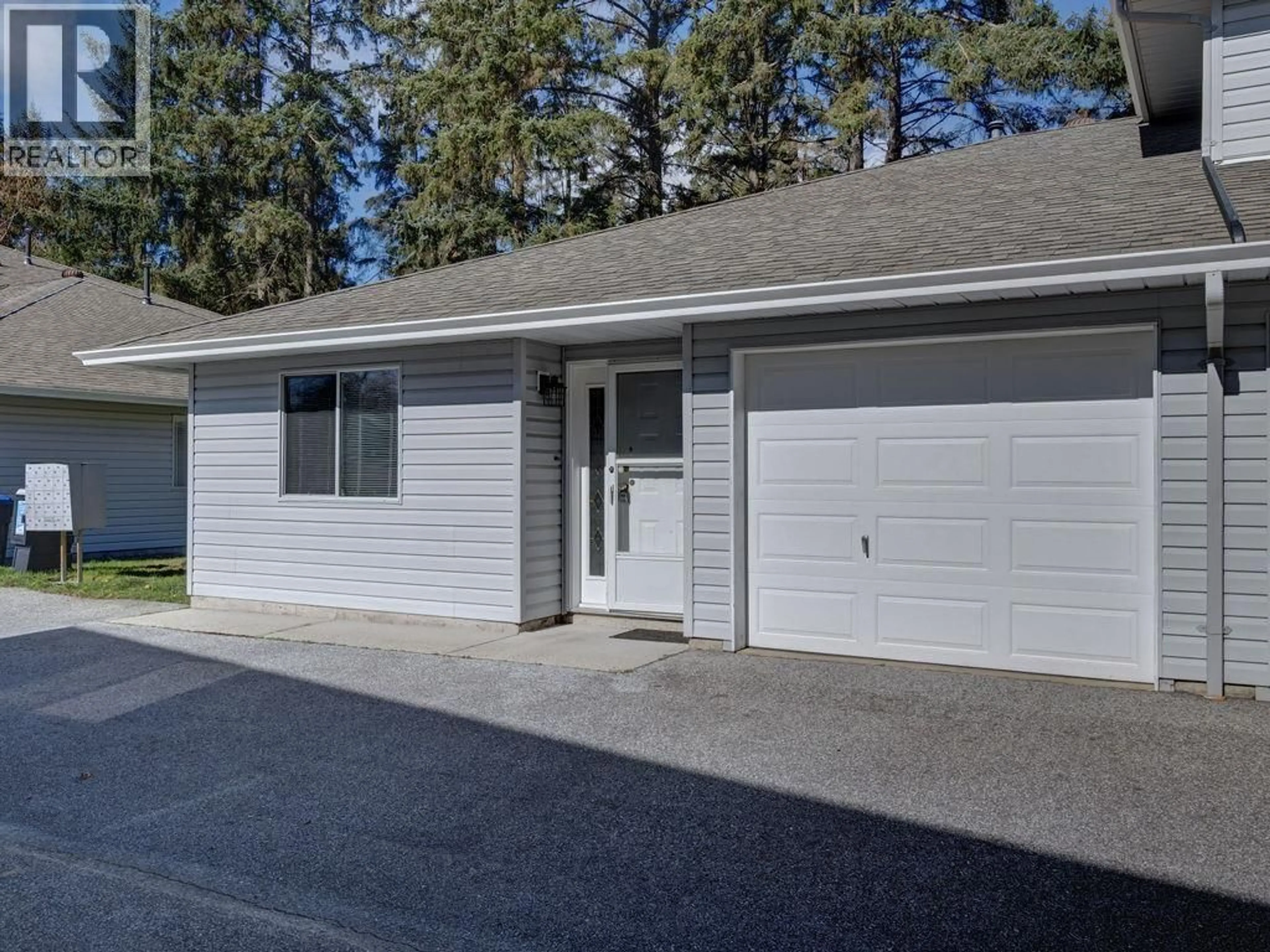 Indoor garage for 4 - 5706 EBBTIDE STREET, Sechelt British Columbia V7Z0J4