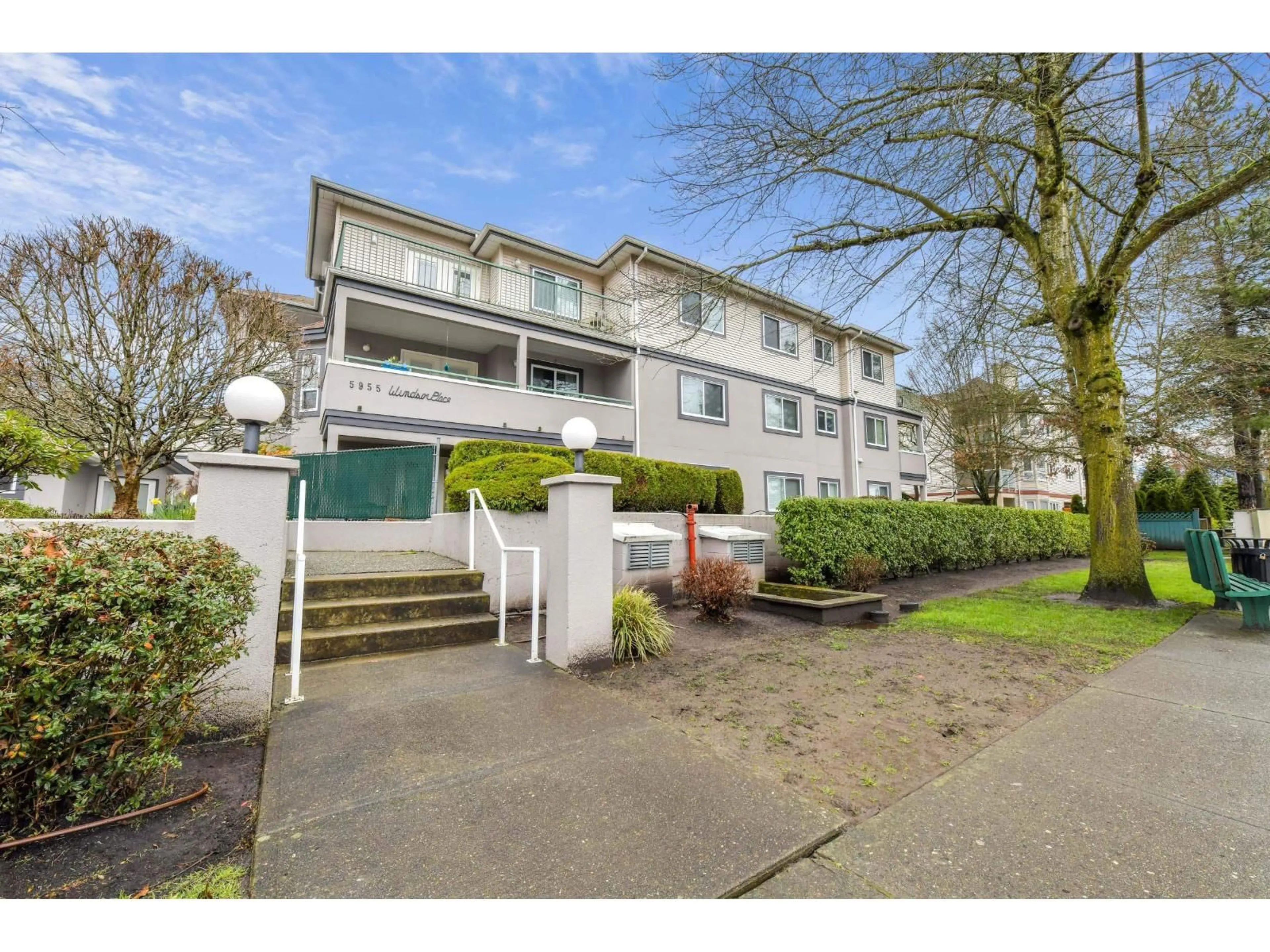 Unknown for 207 - 5955 177B STREET, Surrey British Columbia V3S4J7