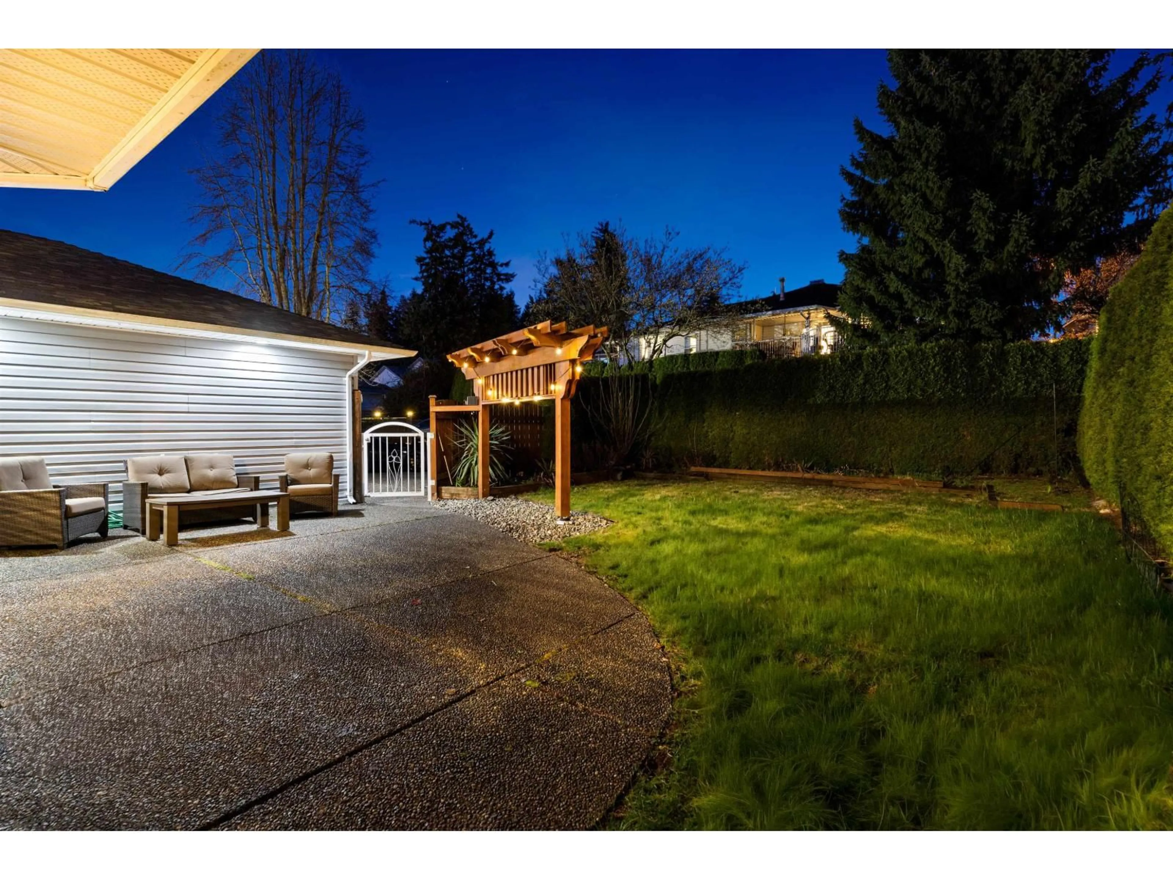 Unknown for 1960 128 STREET, Surrey British Columbia V4A3V4