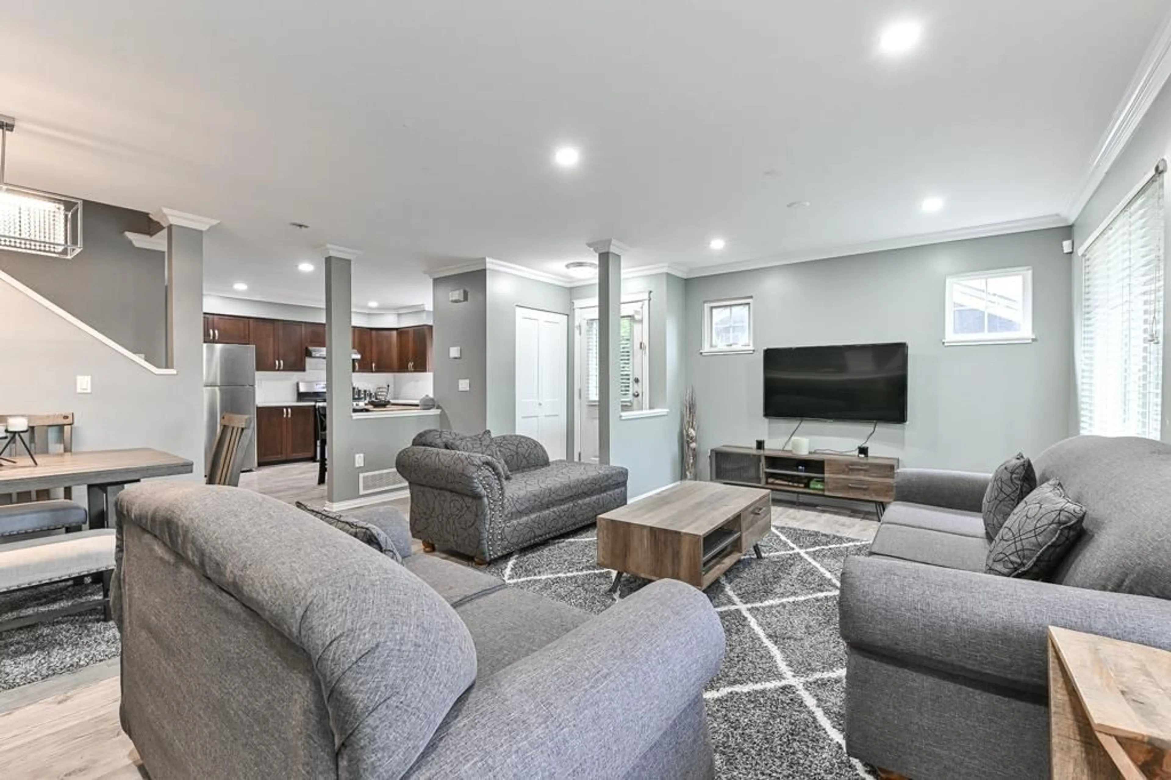 Living room with furniture, unknown for 135 - 12040 68 AVENUE, Surrey British Columbia V3W1P5