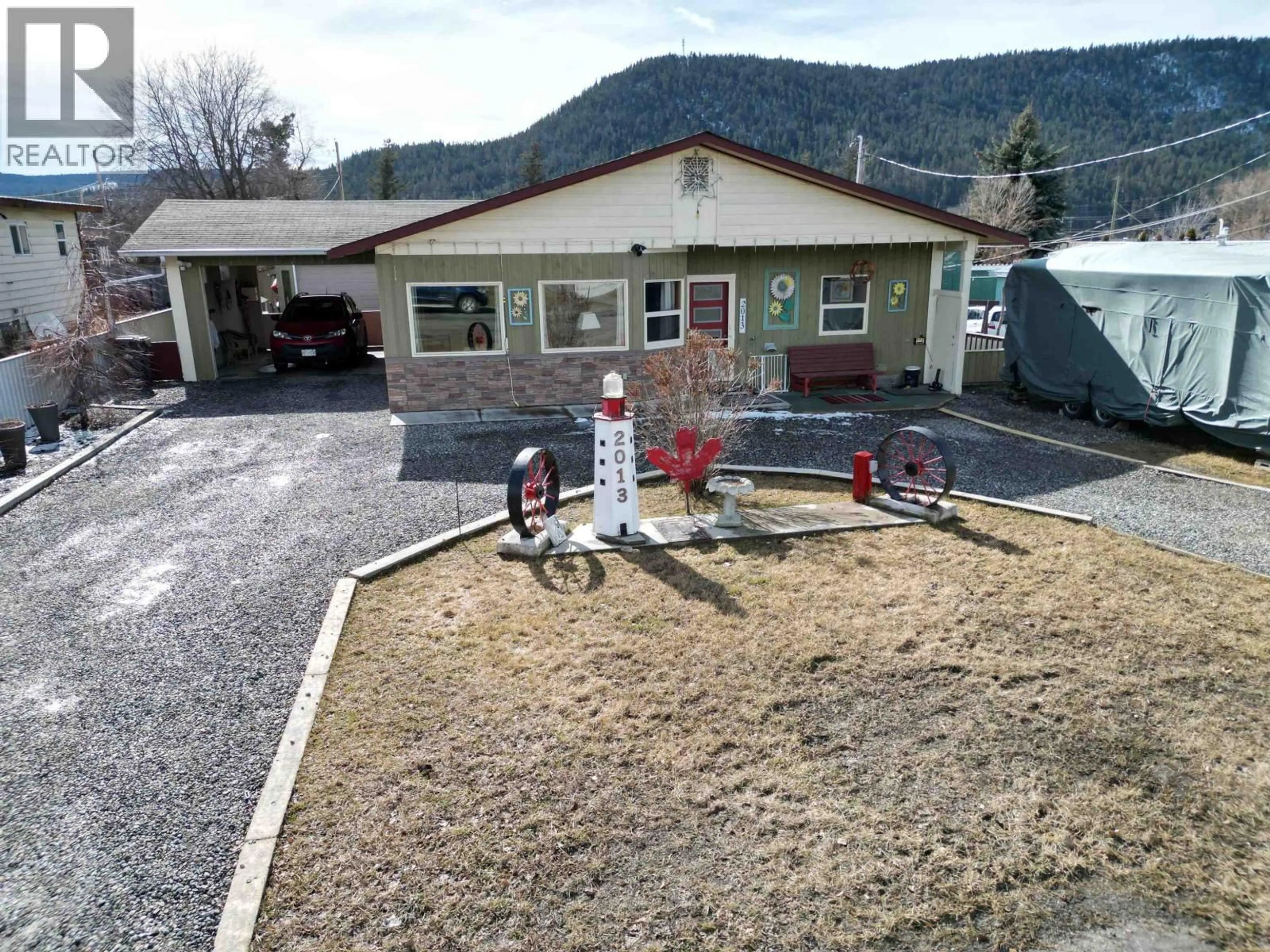 A pic from outside/outdoor area/front of a property/back of a property/a pic from drone, mountain view for 2013 THIRD AVENUE, Williams Lake British Columbia V2G2W1