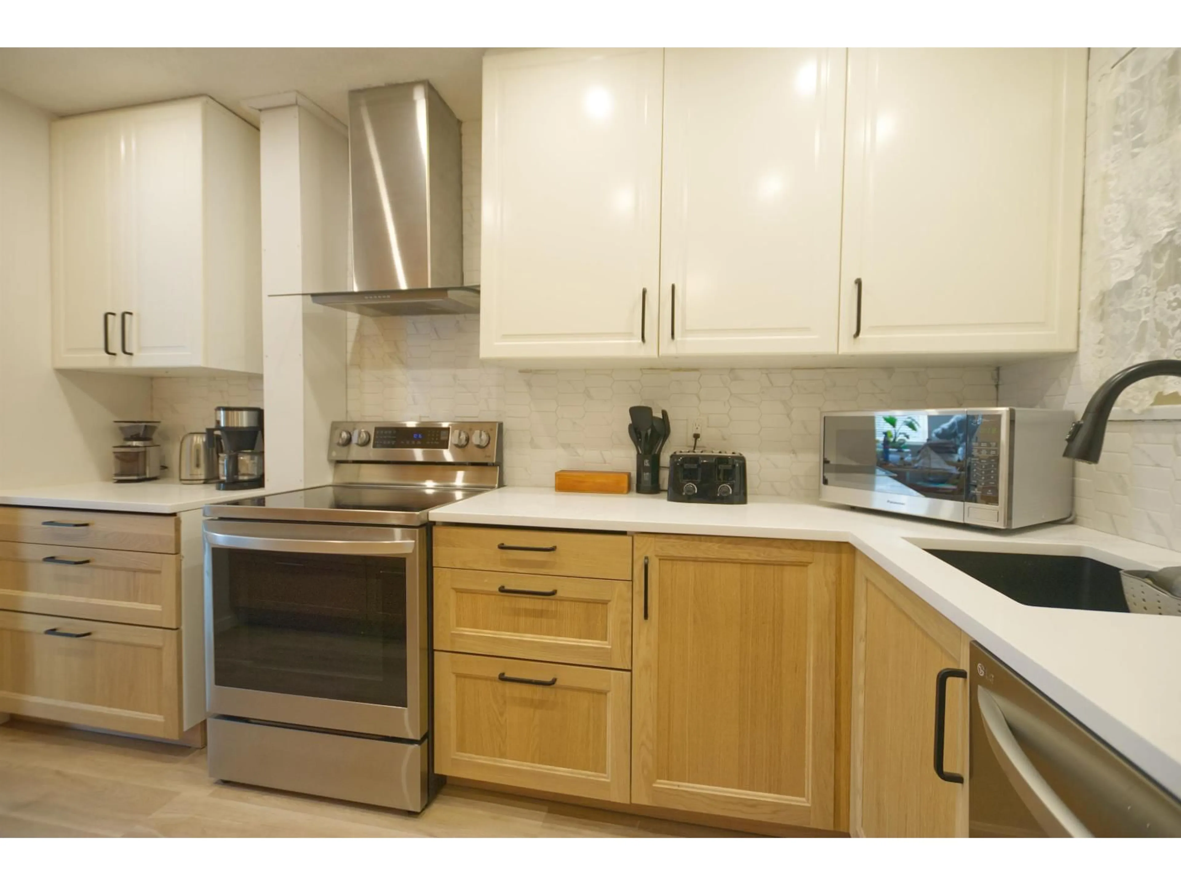 Unknown for 5 - 33918 MAYFAIR AVENUE, Abbotsford British Columbia V2S1R2