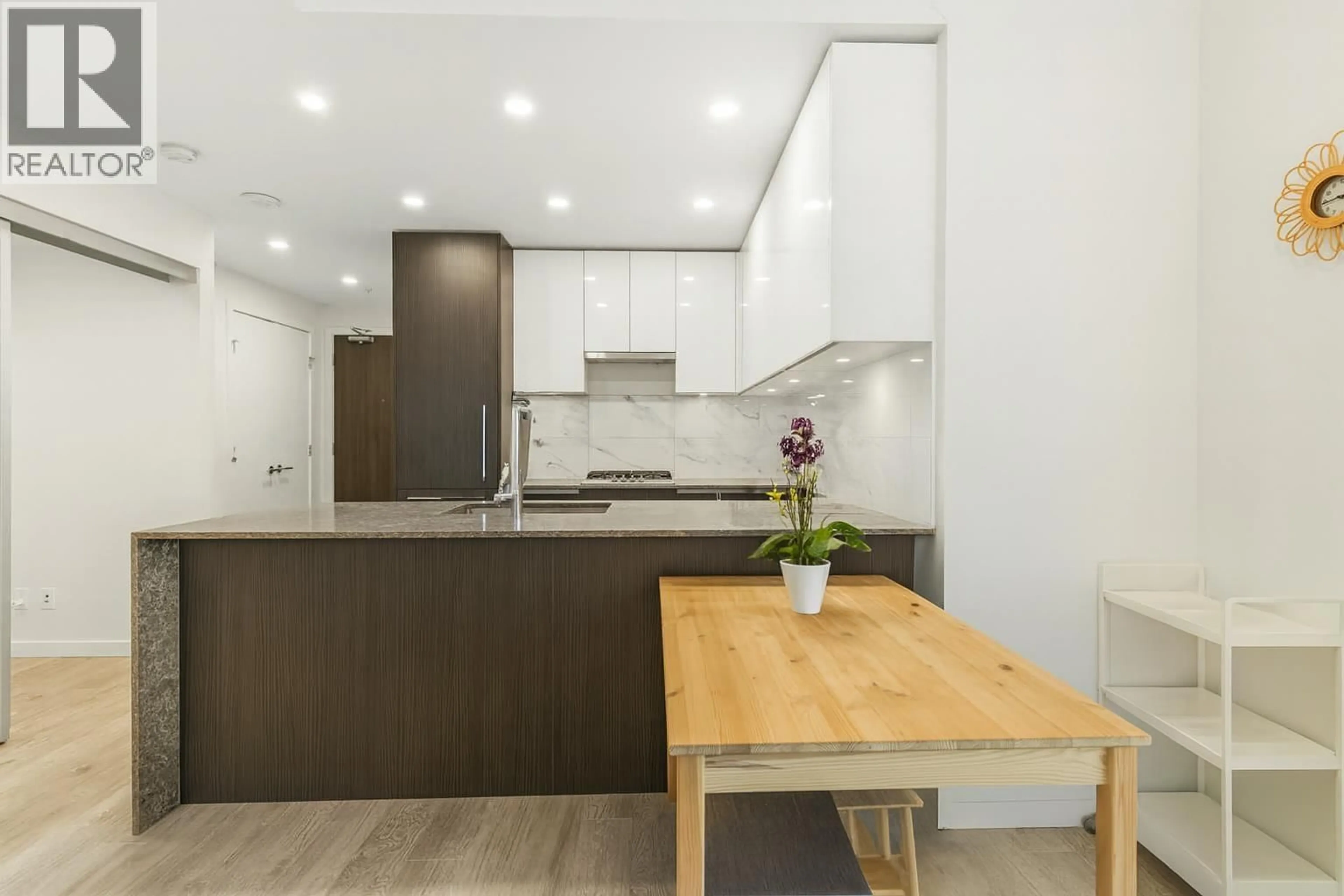 Unknown for 2507 - 5333 GORING STREET, Burnaby British Columbia V5B0B6