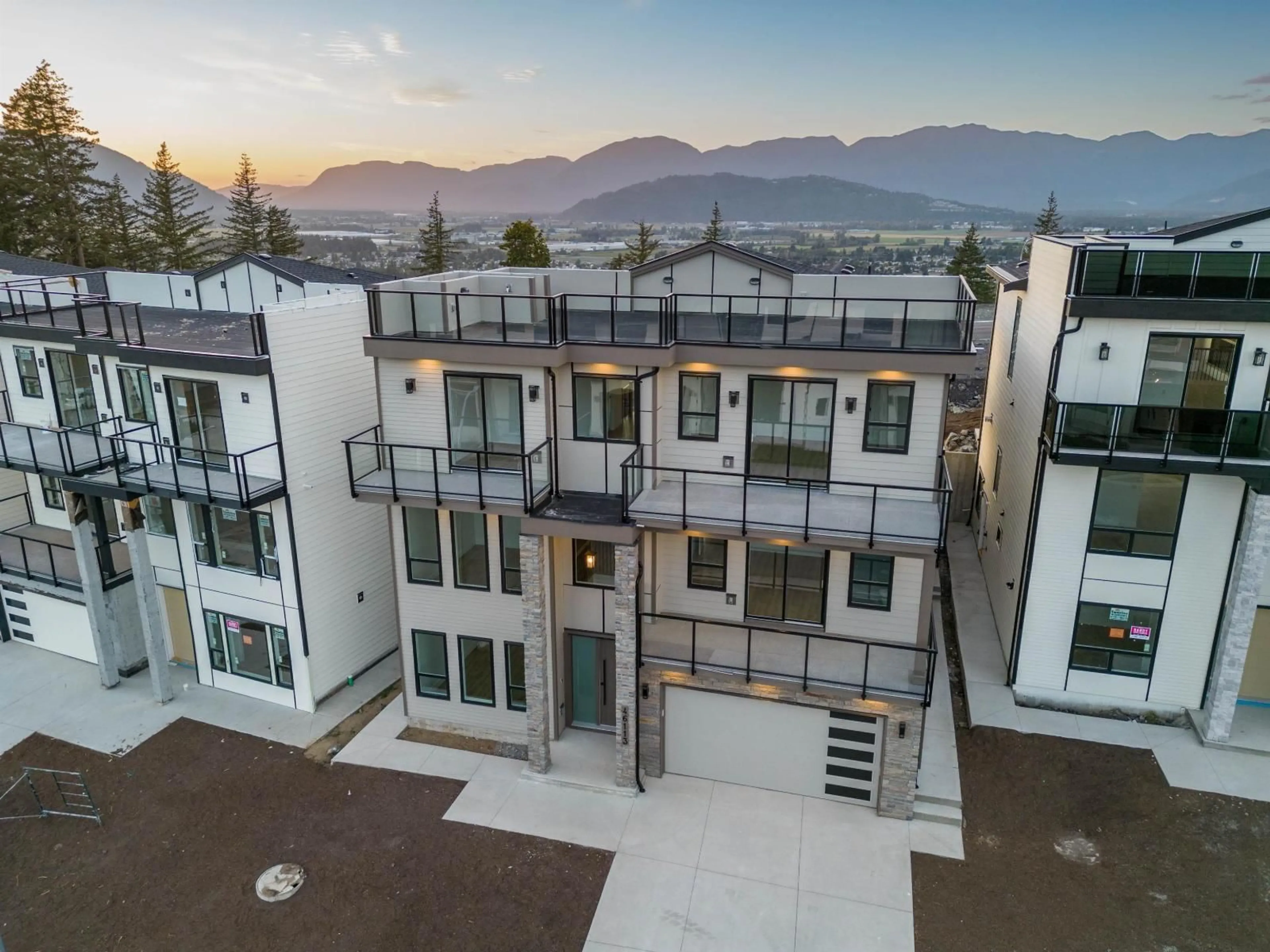 A pic from outside/outdoor area/front of a property/back of a property/a pic from drone, mountain view for 46113 CRESTVIEW DRIVE, Chilliwack British Columbia V2R6G4