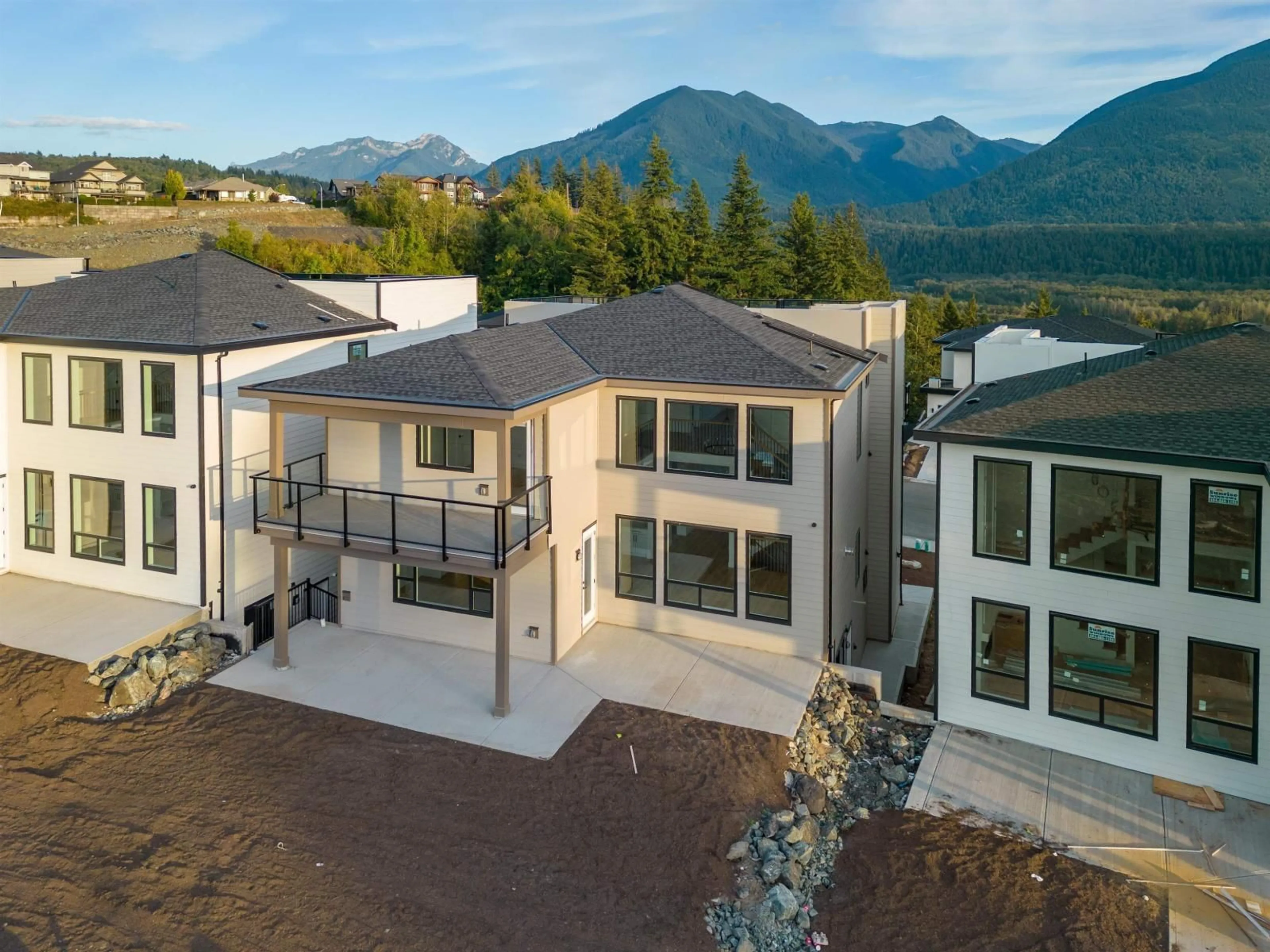 A pic from outside/outdoor area/front of a property/back of a property/a pic from drone, mountain view for 46113 CRESTVIEW DRIVE, Chilliwack British Columbia V2R6G4