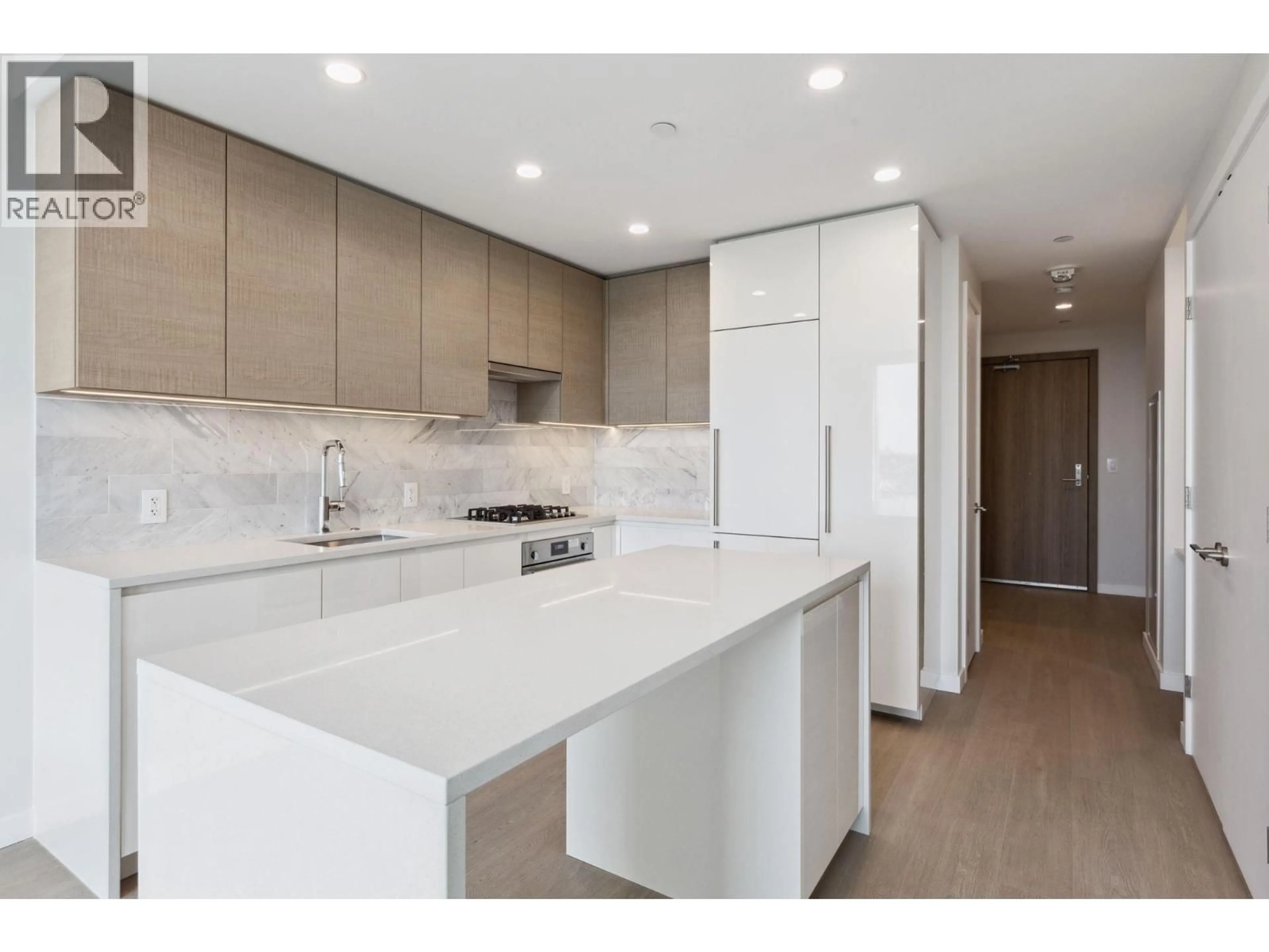Open concept kitchen, ceramic/tile floor for 2504 - 2186 GILMORE AVENUE, Burnaby British Columbia V5C0N7