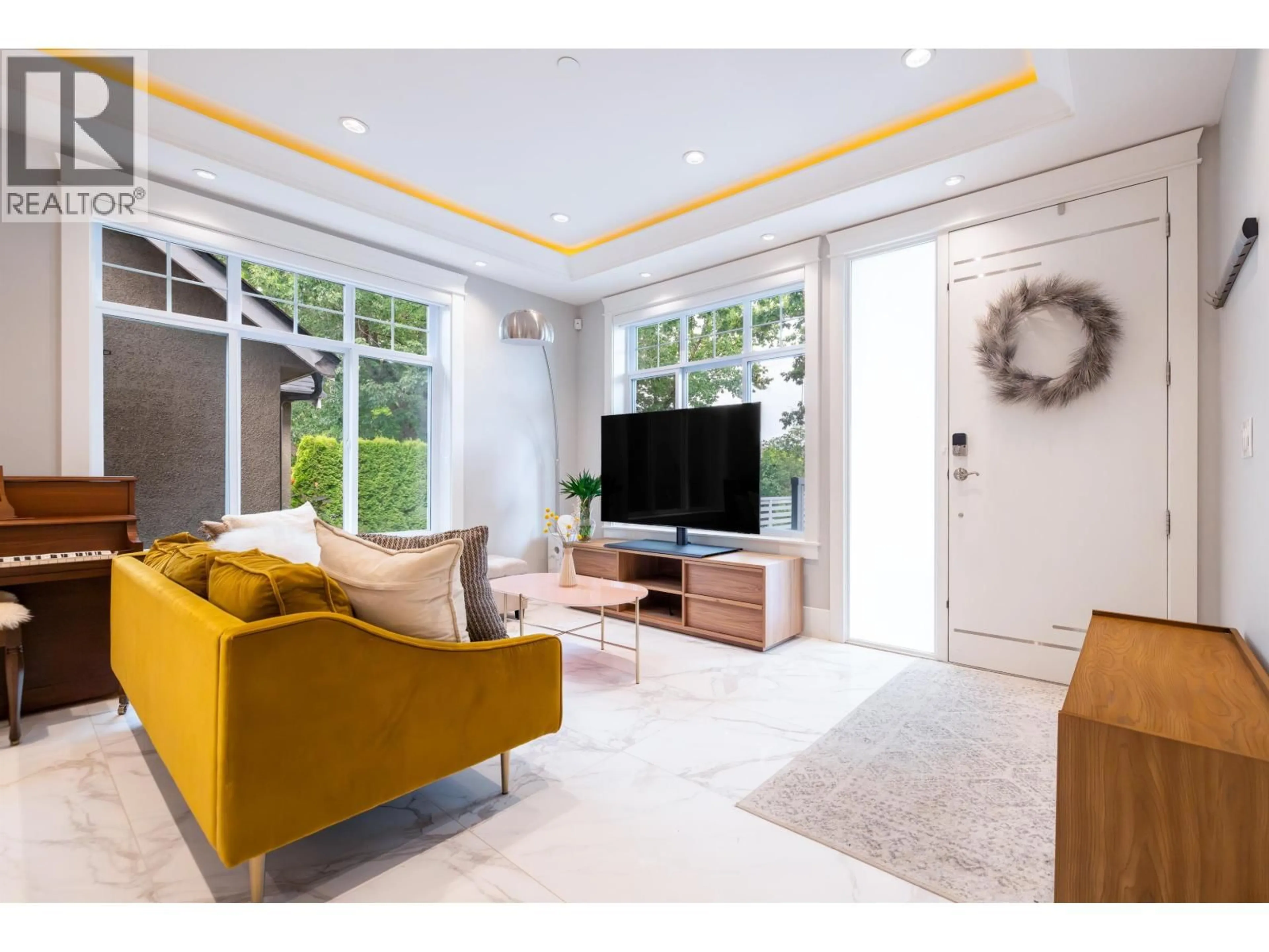 Unknown for 2388 2ND AVENUE, Vancouver British Columbia V5N1G3