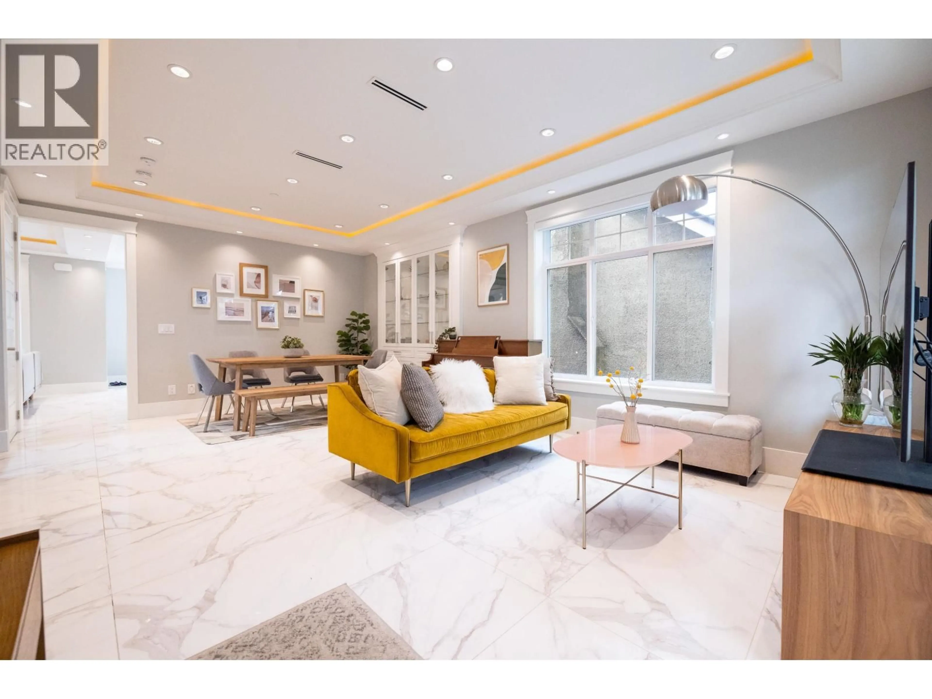 Unknown for 2388 2ND AVENUE, Vancouver British Columbia V5N1G3