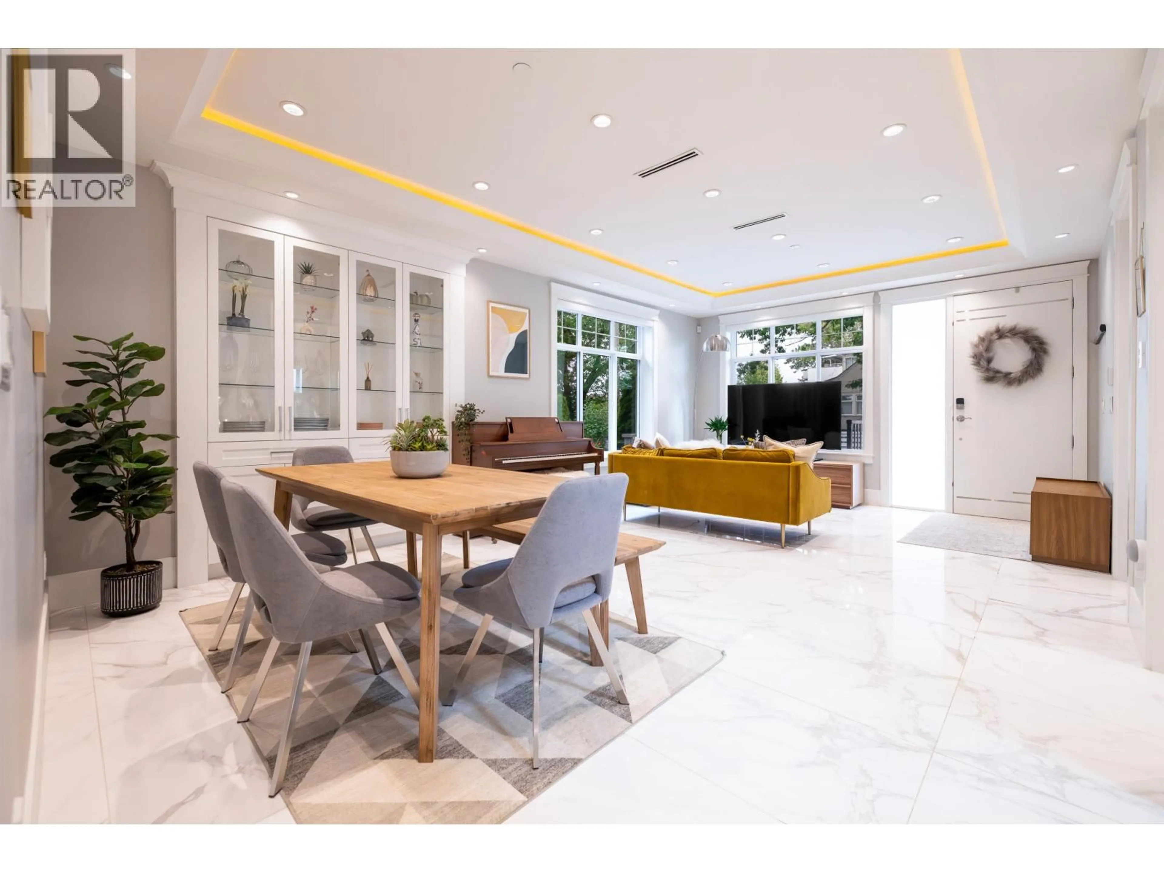 Unknown for 2388 2ND AVENUE, Vancouver British Columbia V5N1G3