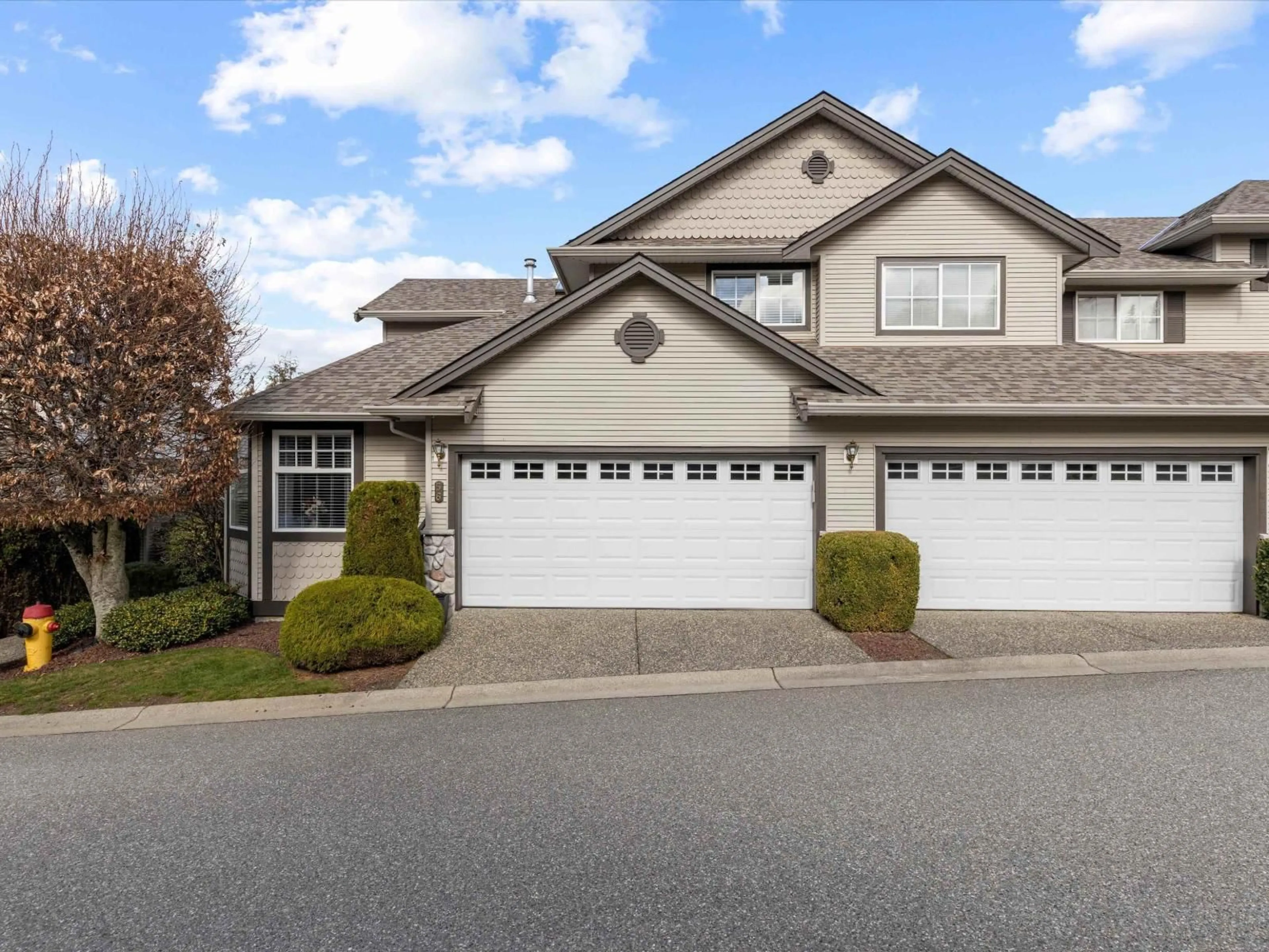 Home with vinyl exterior material, street for 56 - 46360 VALLEYVIEW ROAD, Chilliwack British Columbia V2R5L7