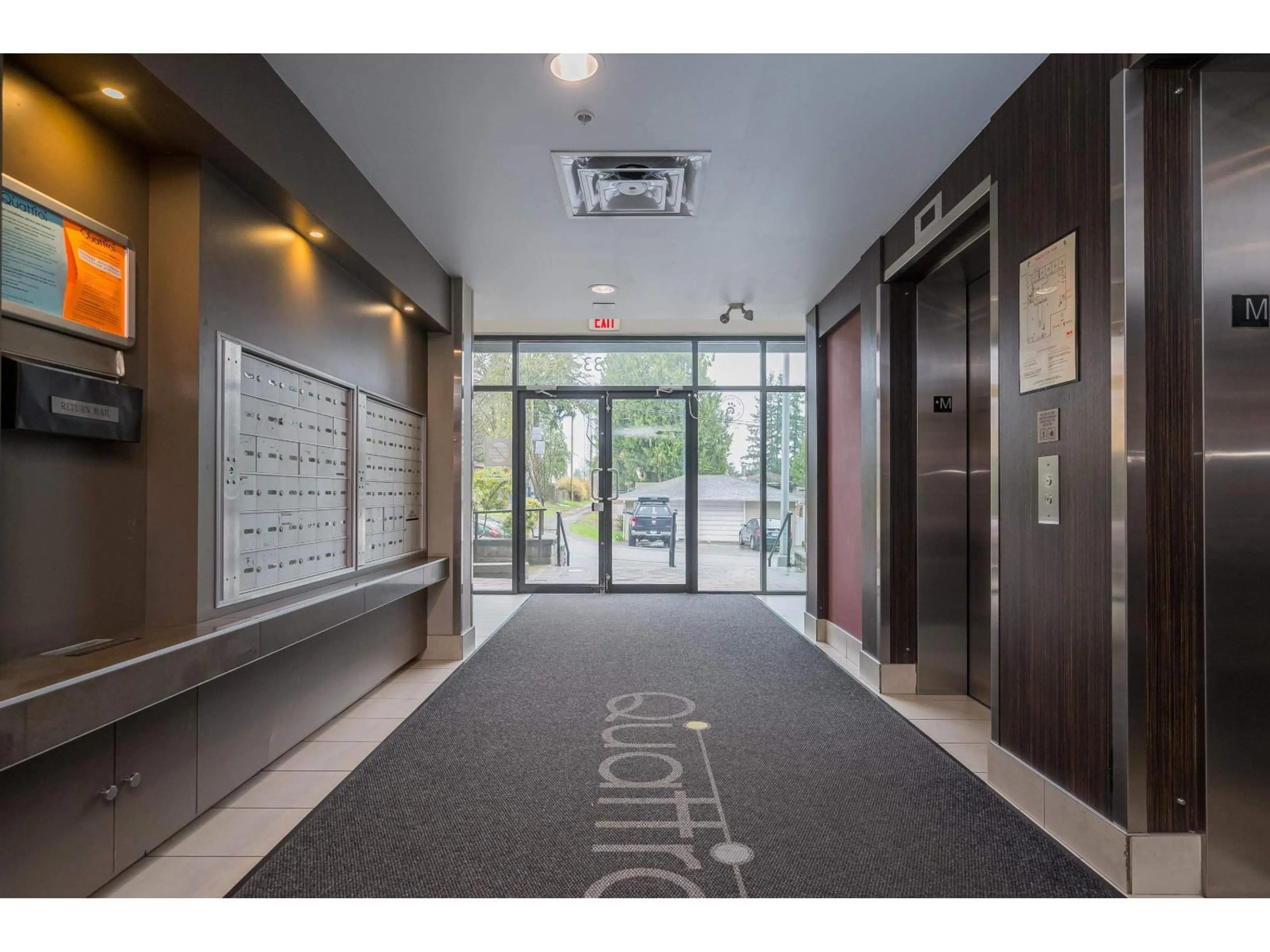 Indoor foyer for 201 - 13733 107A AVENUE, Surrey British Columbia V3T0B7