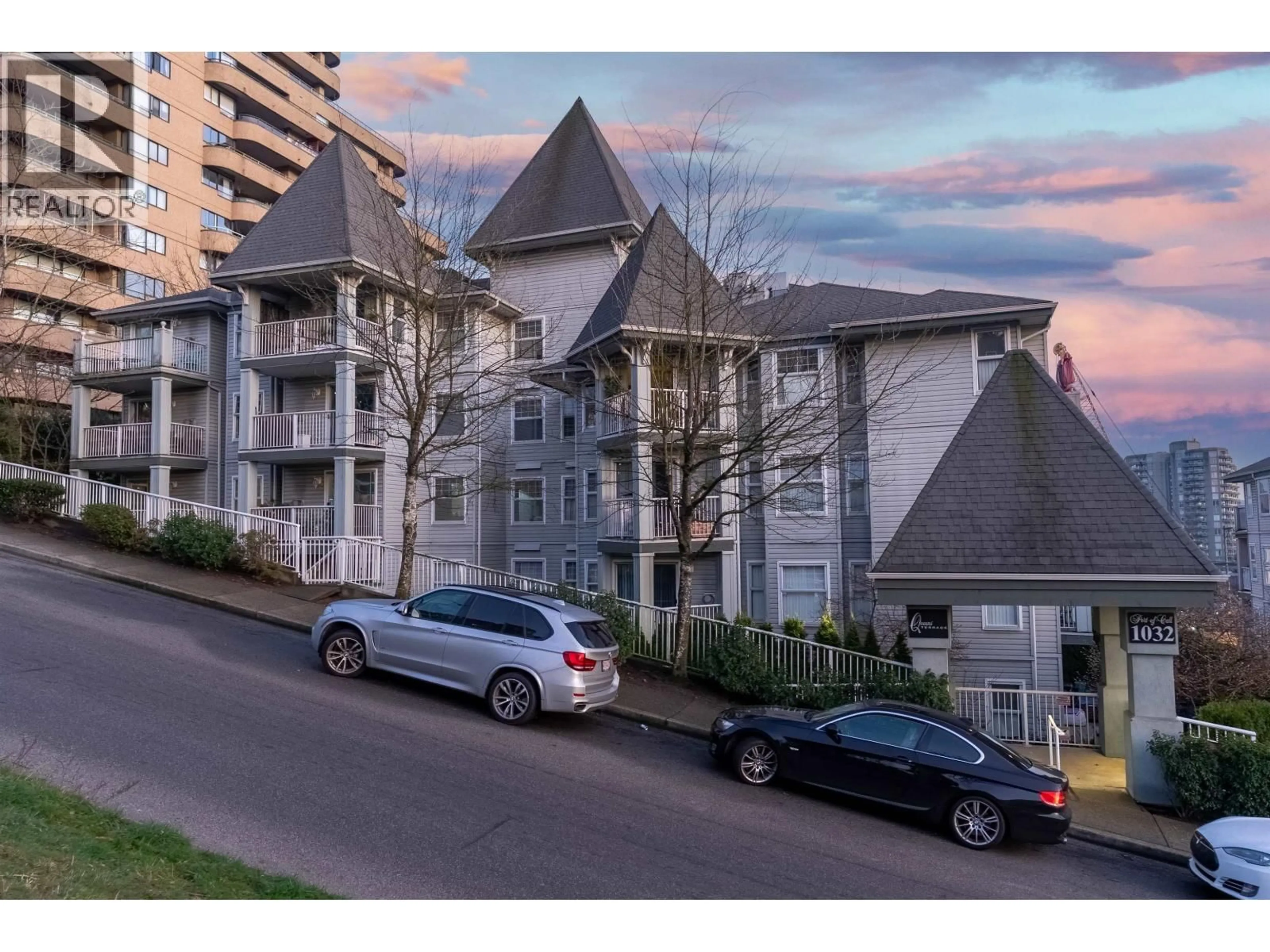 A pic from outside/outdoor area/front of a property/back of a property/a pic from drone, street for 505 - 1032 QUEENS AVENUE, New Westminster British Columbia V3M6T7