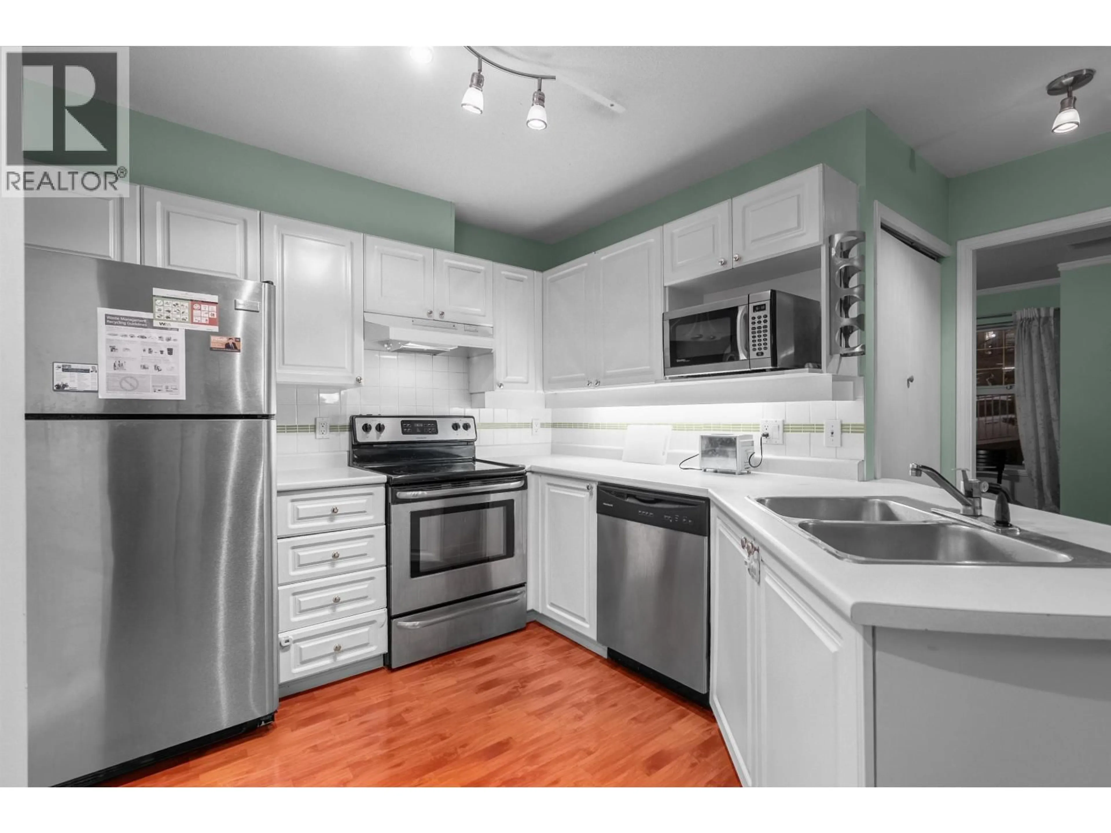 Standard kitchen, wood/laminate floor for 505 - 1032 QUEENS AVENUE, New Westminster British Columbia V3M6T7
