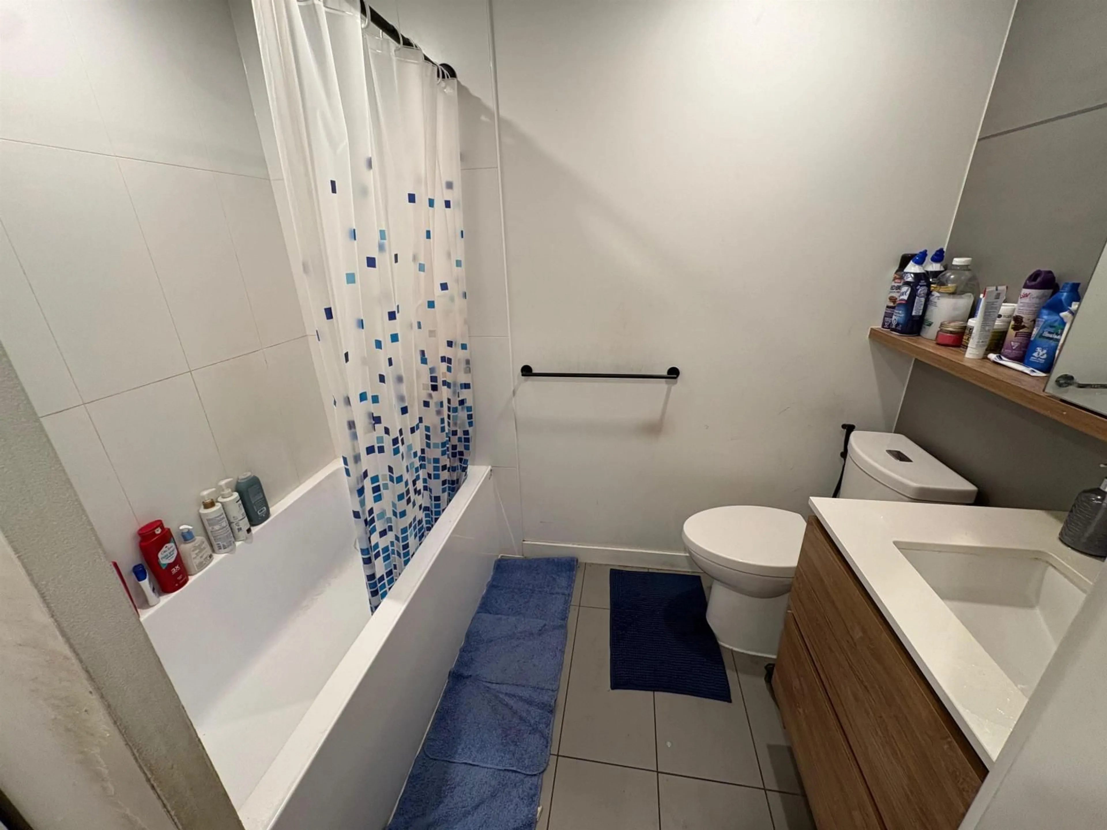 Standard bathroom, unknown for 1901 - 13428 105 AVENUE, Surrey British Columbia V3T0S6