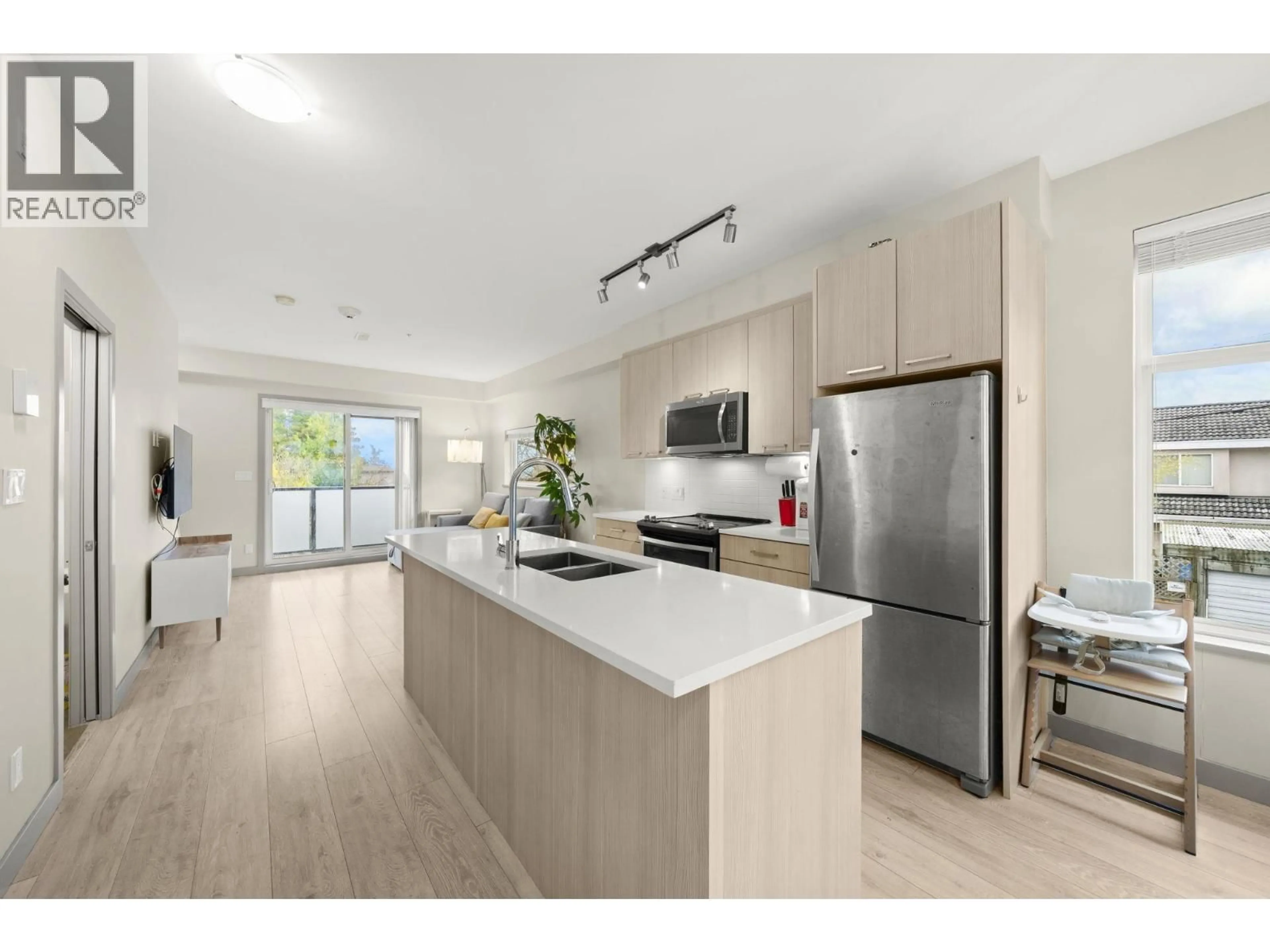 Open concept kitchen, unknown for 216 - 7001 ROYAL OAK AVENUE, Burnaby British Columbia V5J0H2
