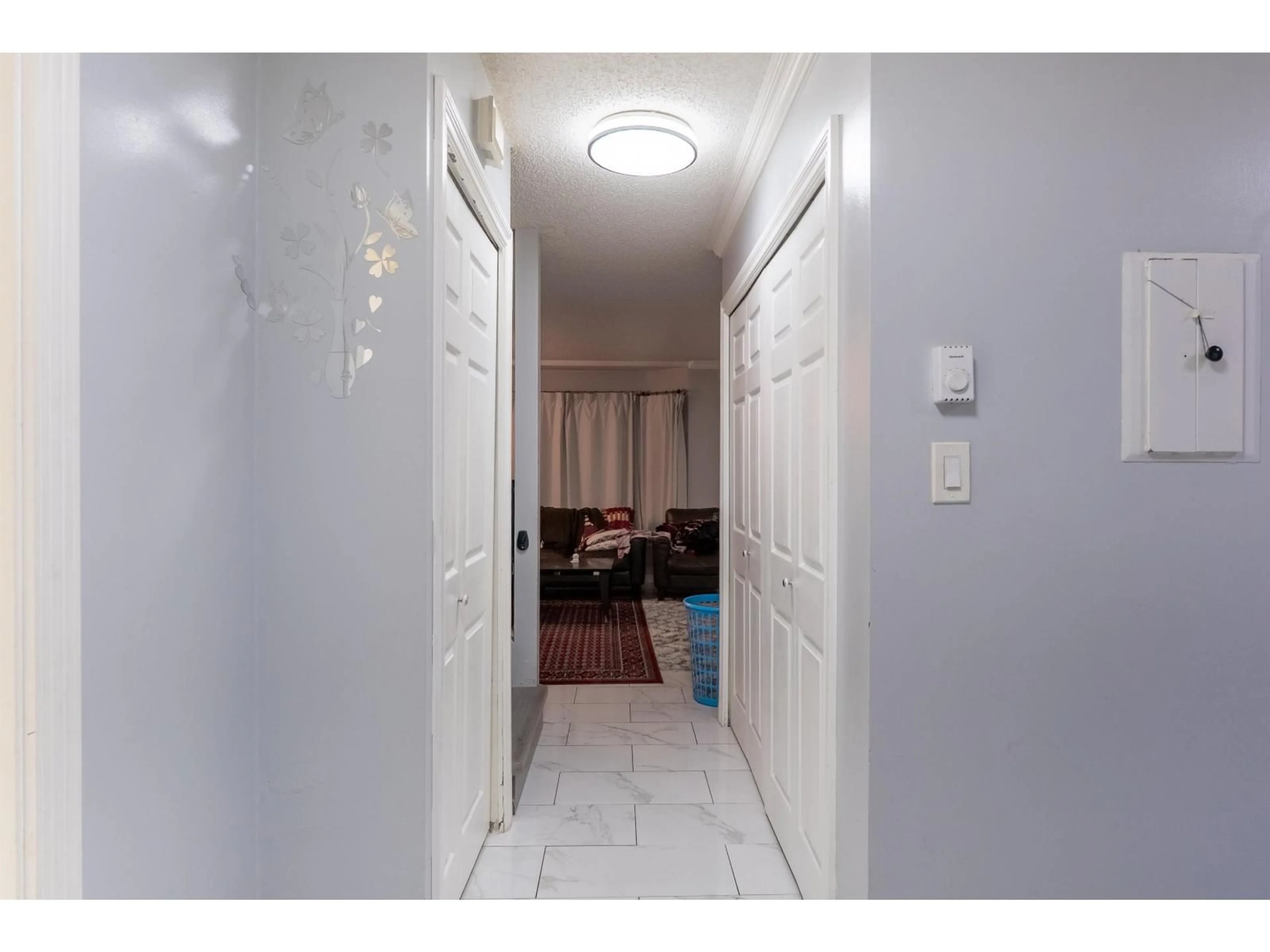 Indoor foyer for 143 - 7317 140 STREET, Surrey British Columbia V3W5J6