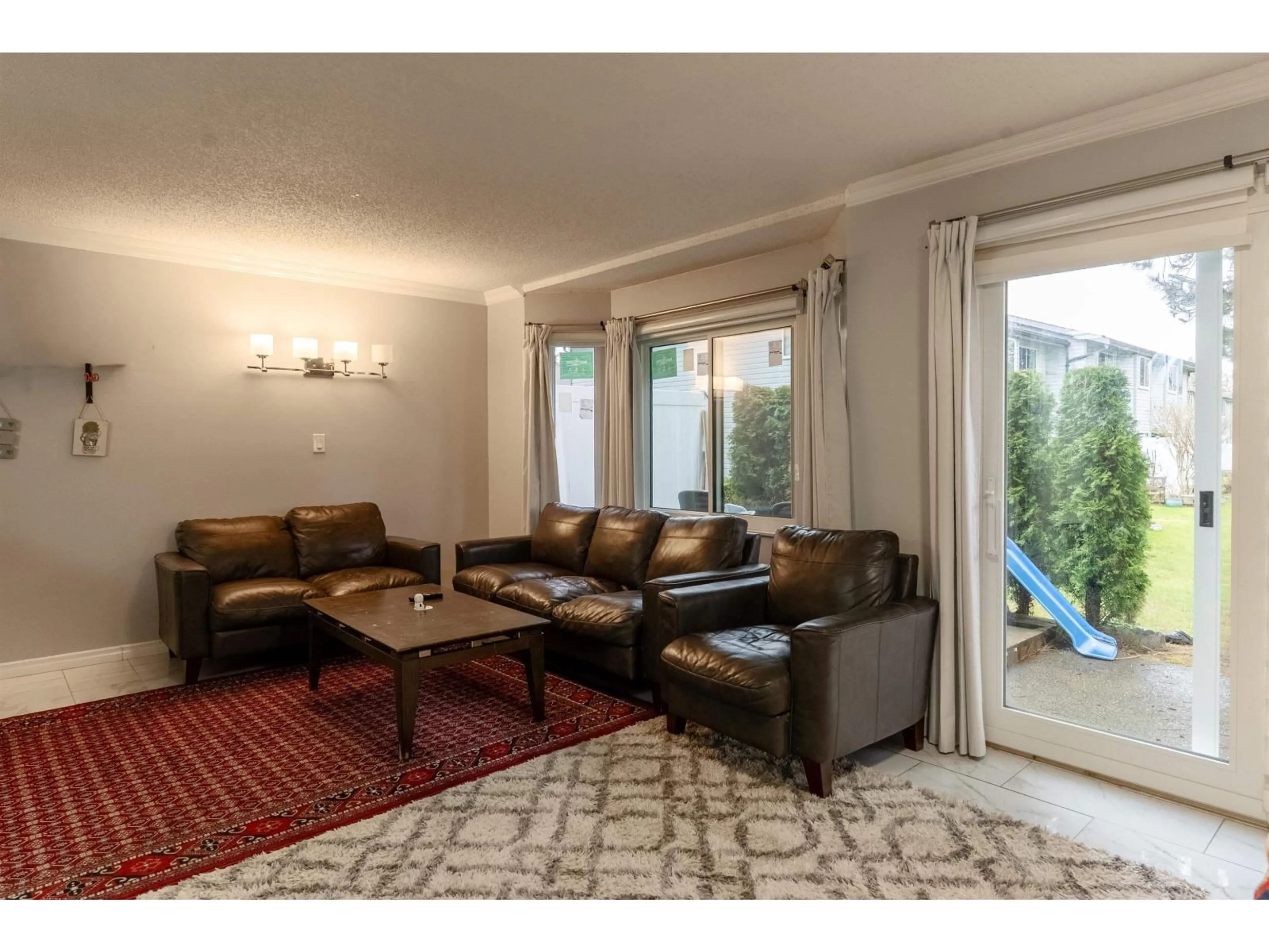 Living room with furniture, unknown for 143 - 7317 140 STREET, Surrey British Columbia V3W5J6