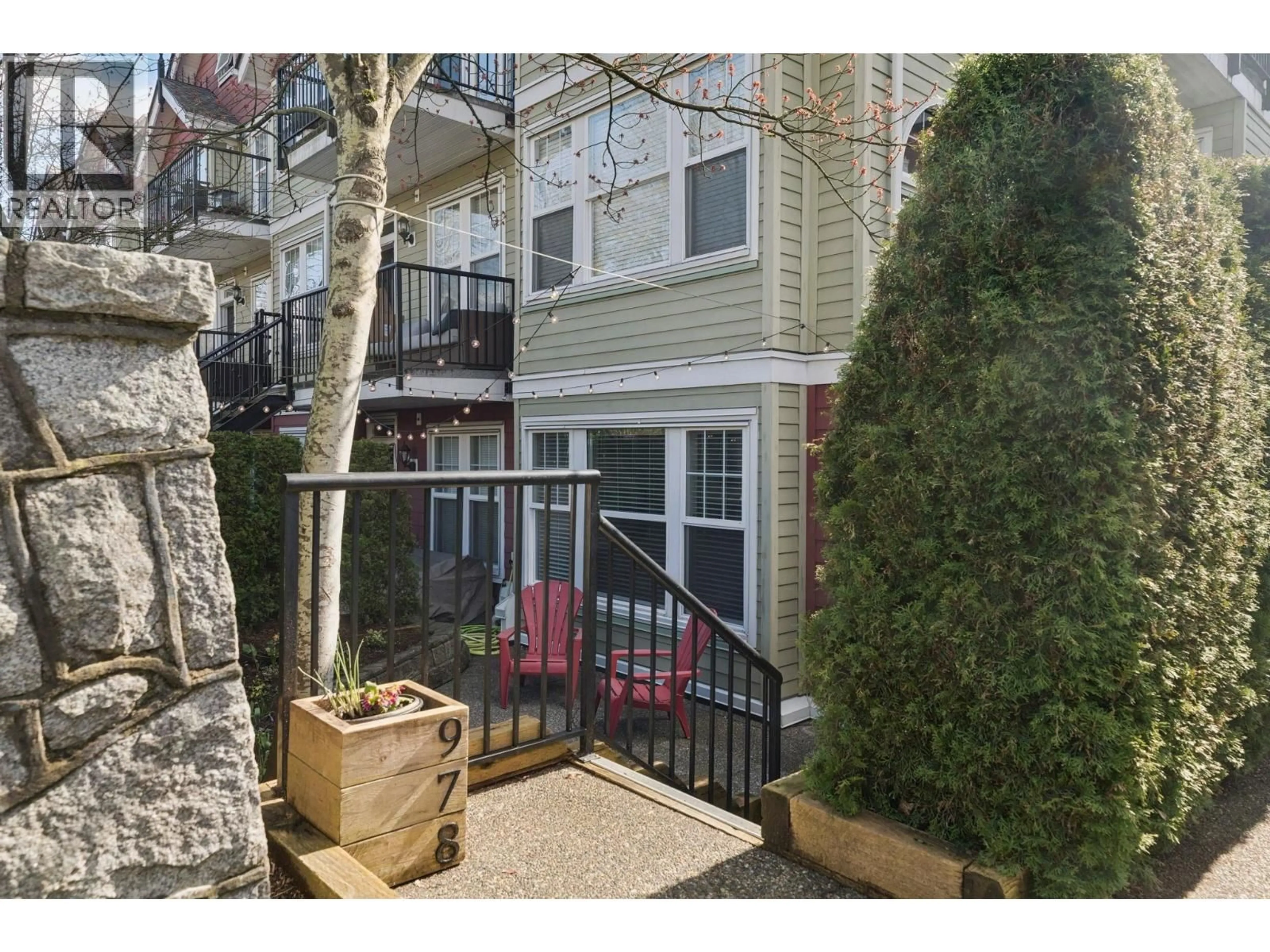 Unknown for 978 16TH AVENUE, Vancouver British Columbia V5Z1T2