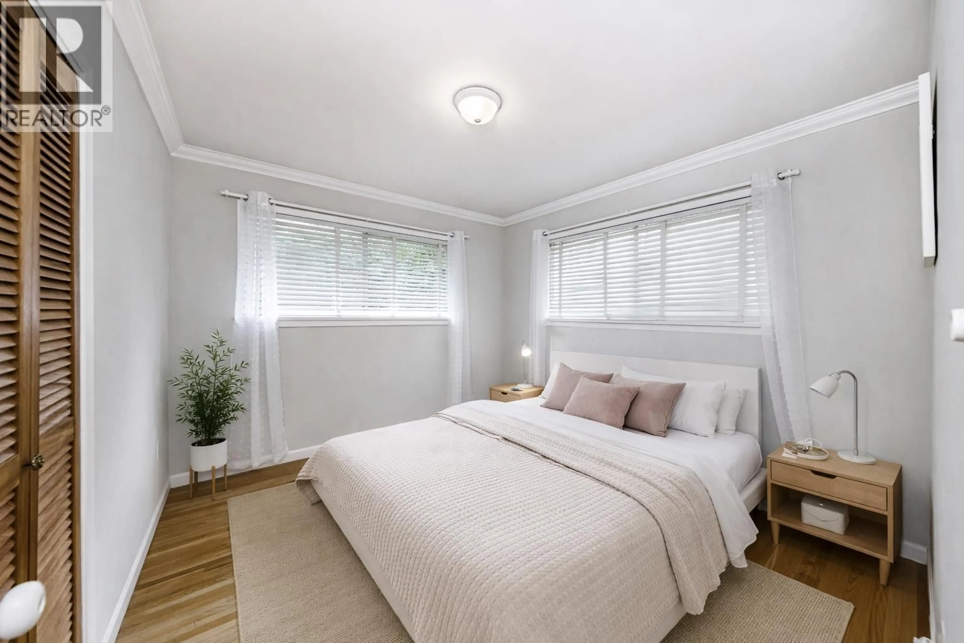 Unknown for 1749 DEEP COVE ROAD, North Vancouver British Columbia V7G1S4