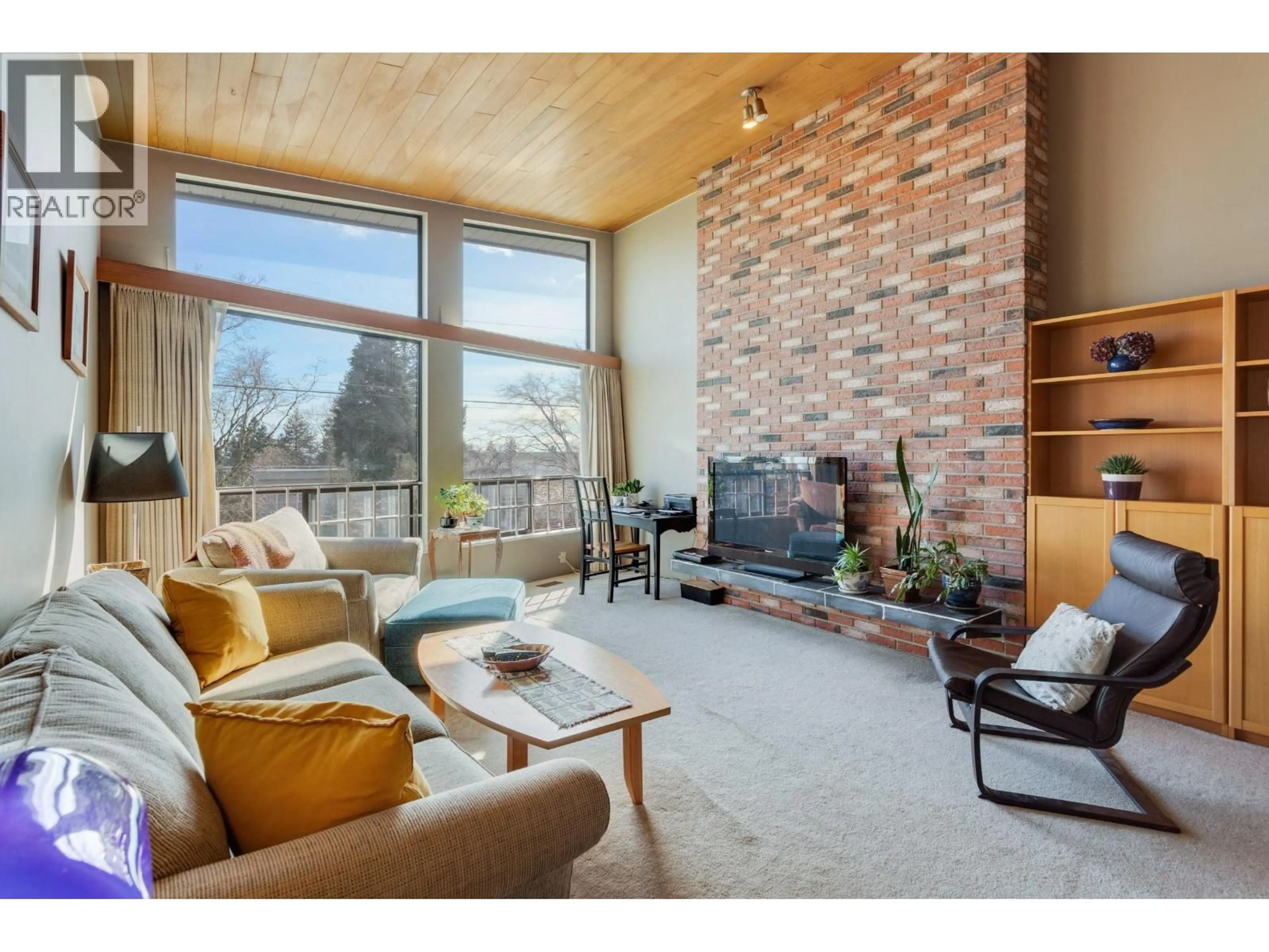 Living room with furniture, unknown for 5827 CLINTON STREET, Burnaby British Columbia V5J2M4