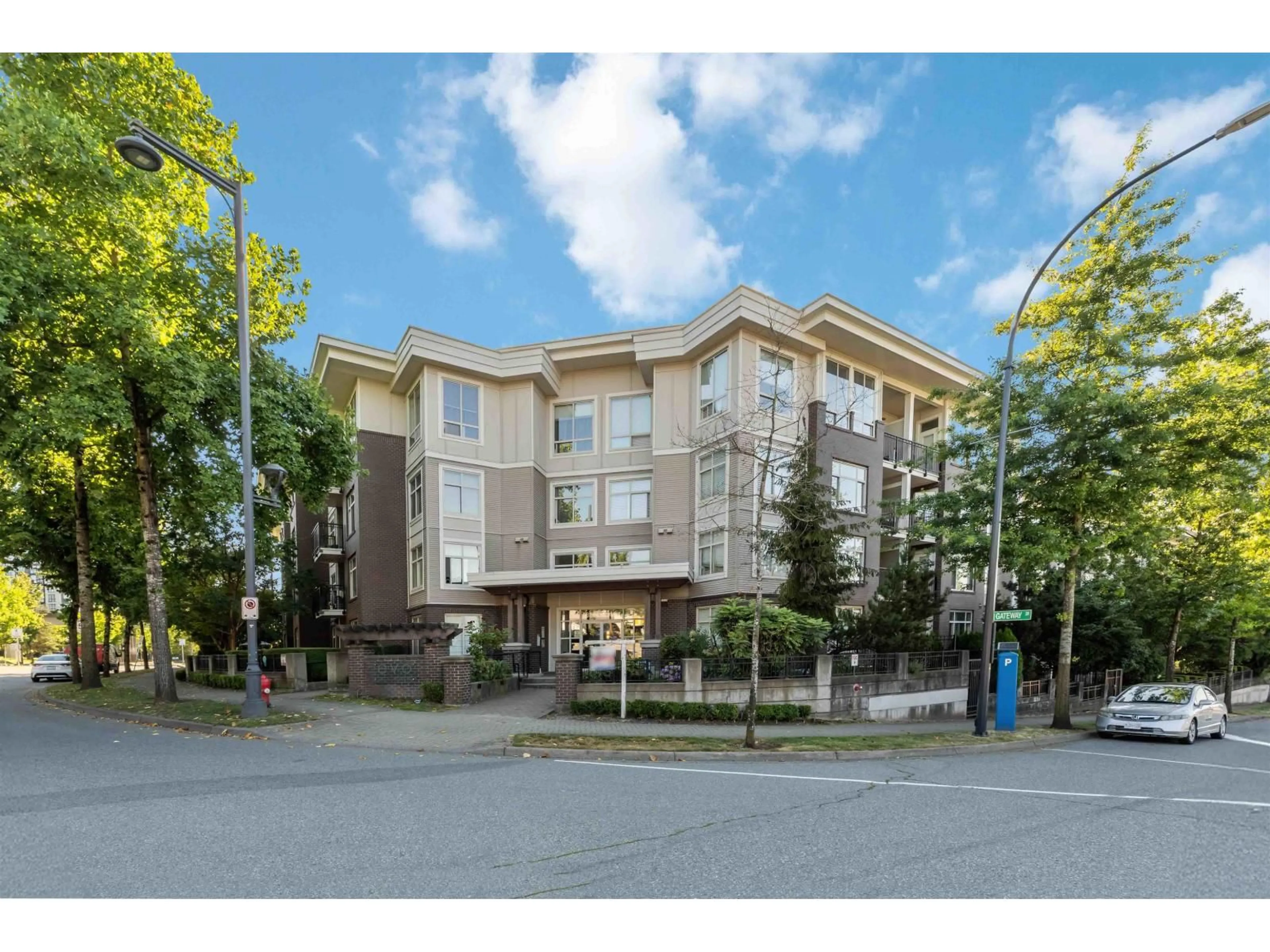 Unknown for 215 - 13555 GATEWAY DRIVE DRIVE, Surrey British Columbia V3T0B5