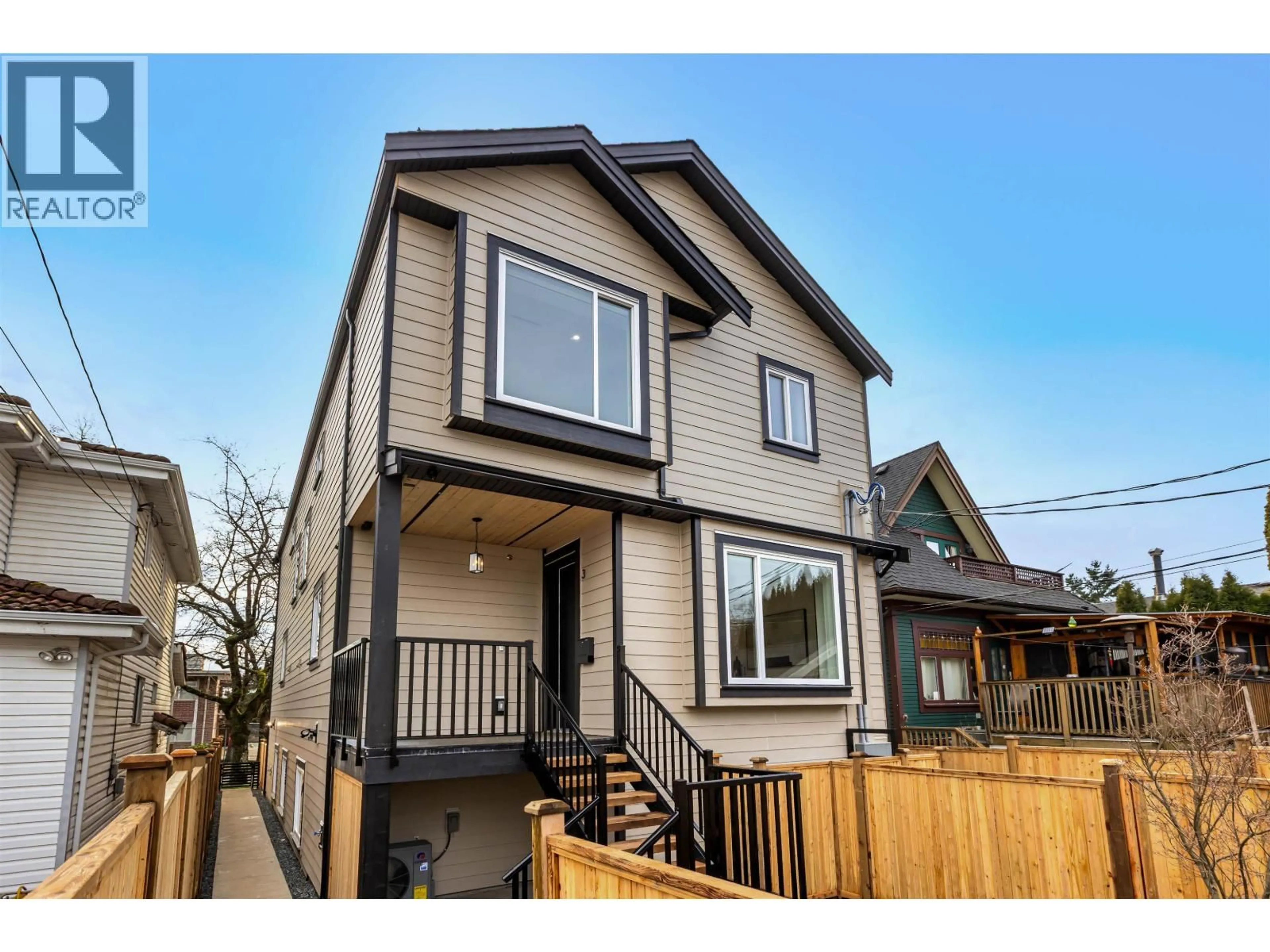 Home with vinyl exterior material, street for 3 - 435 47TH AVENUE, Vancouver British Columbia V5W2B3