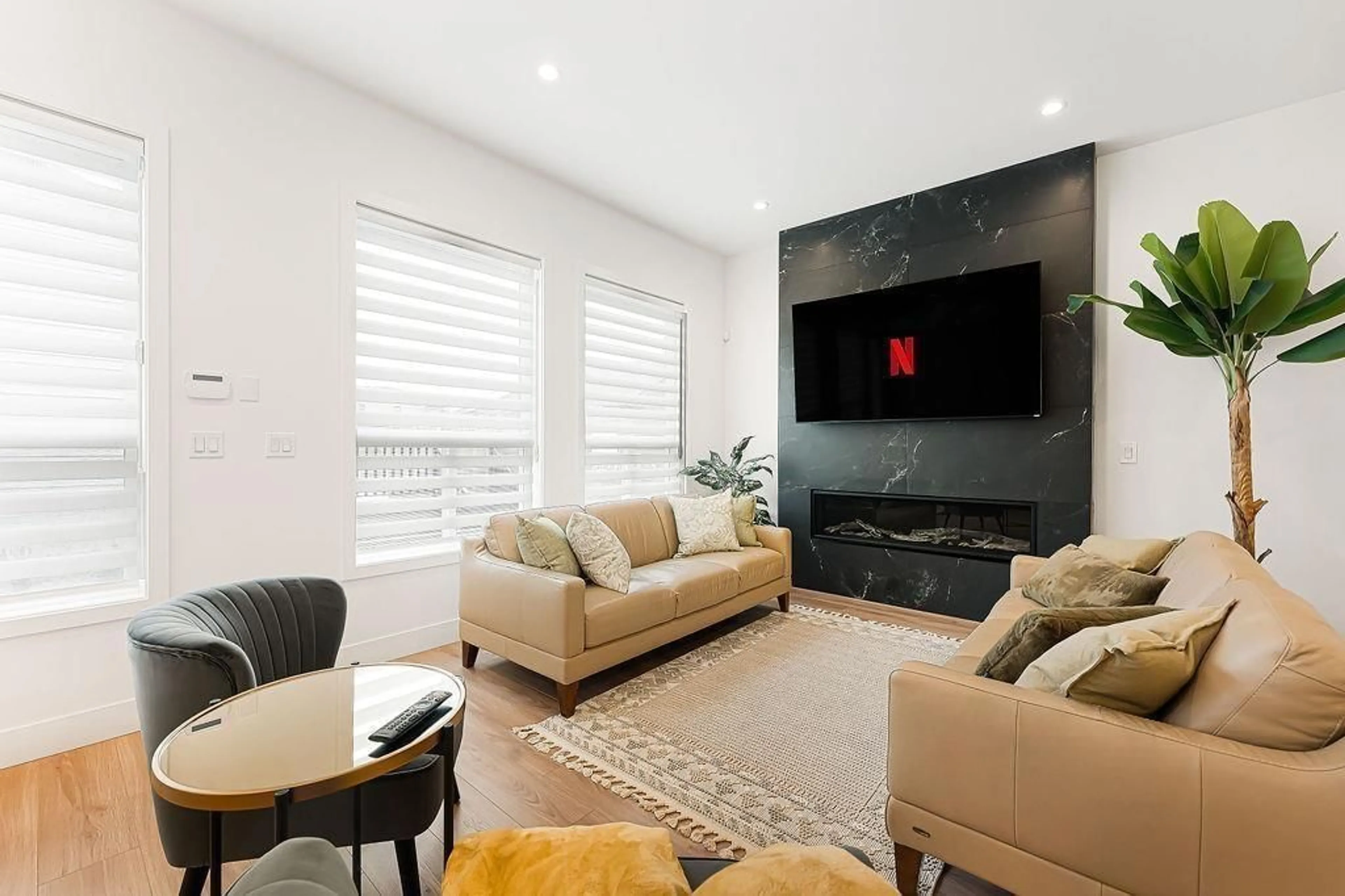 Living room with furniture, unknown for 7609 197 STREET, Langley British Columbia V2Y1S2