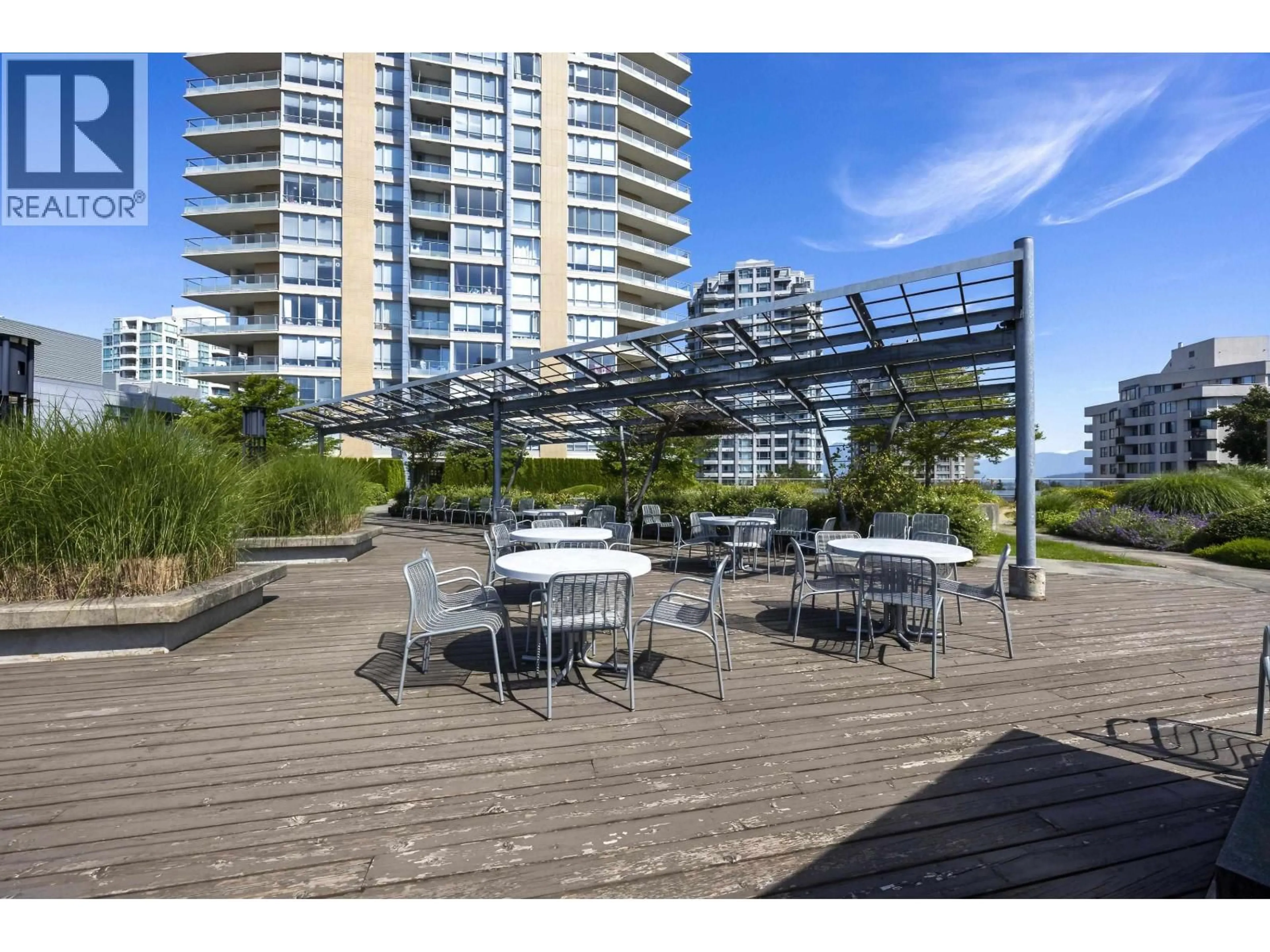 Patio, water/lake/river/ocean view for 1801 - 4808 HAZEL STREET, Burnaby British Columbia V5H0A2