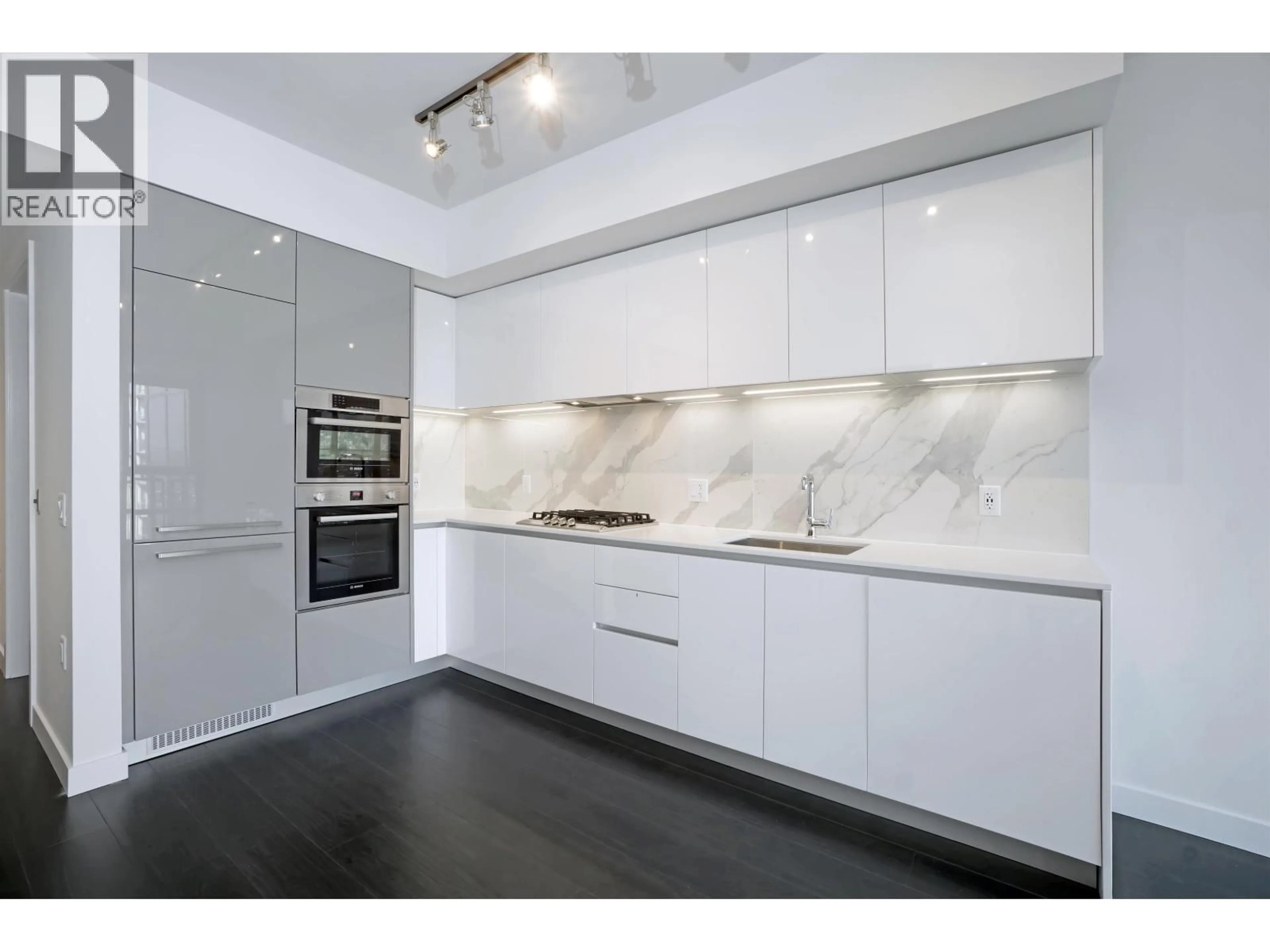 Contemporary kitchen, ceramic/tile floor for 2903 - 2085 SKYLINE COURT, Burnaby British Columbia V5C0M6