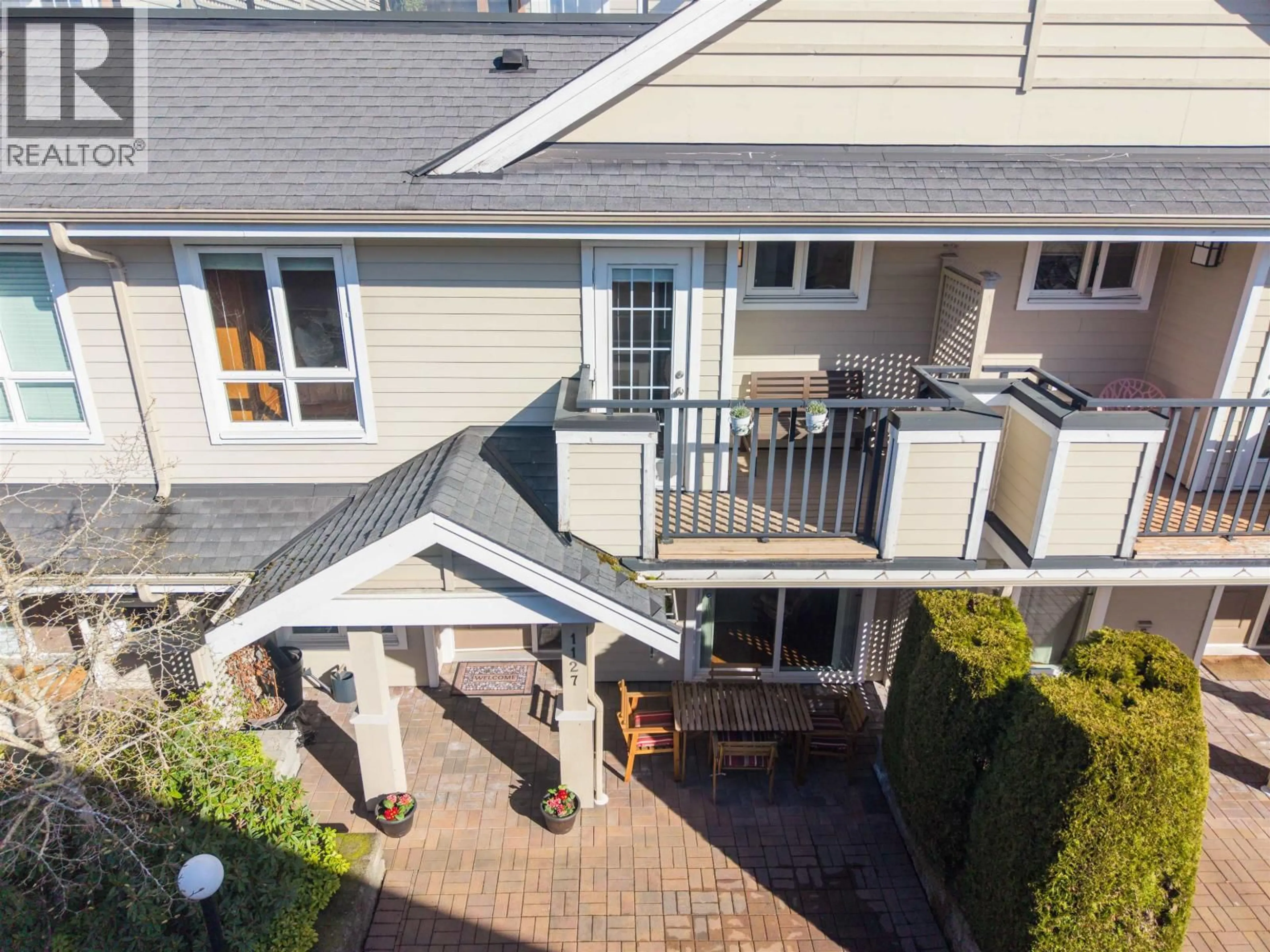 A pic from outside/outdoor area/front of a property/back of a property/a pic from drone, street for 1127 ST. ANDREWS AVENUE, North Vancouver British Columbia V7L0A6