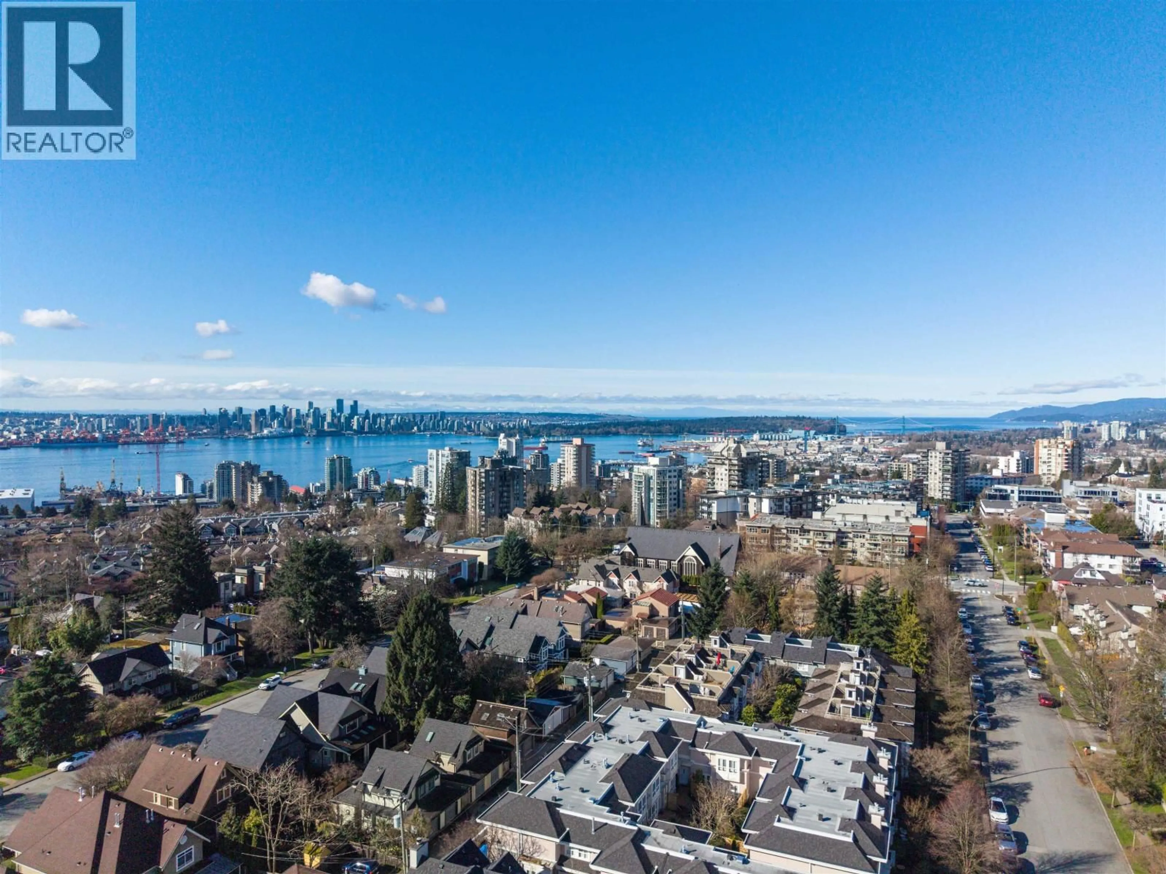A pic from outside/outdoor area/front of a property/back of a property/a pic from drone, water/lake/river/ocean view for 1127 ST. ANDREWS AVENUE, North Vancouver British Columbia V7L0A6