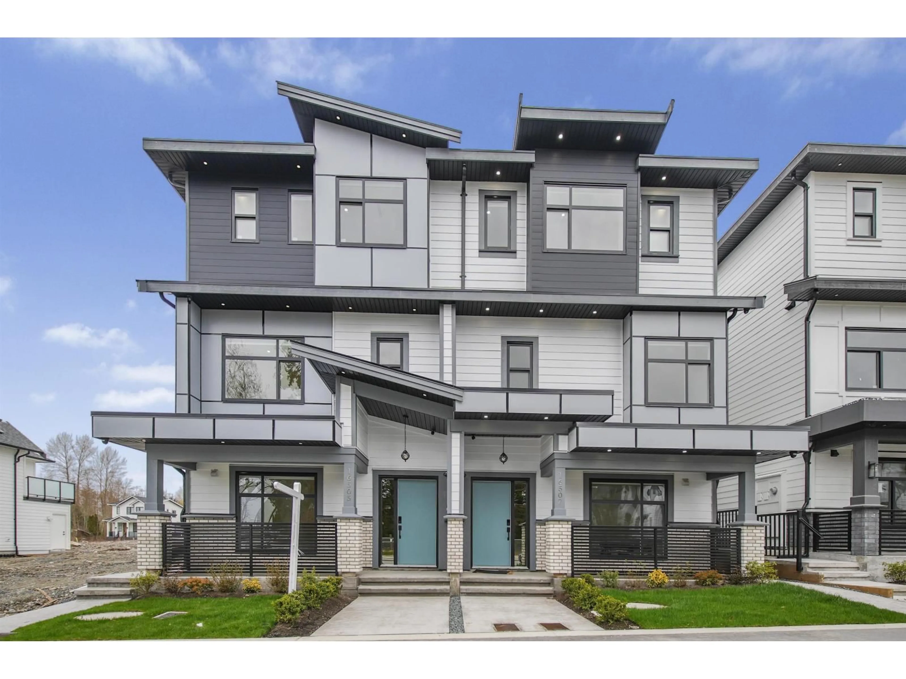 Home with vinyl exterior material, street for 16505 20 AVENUE, Surrey British Columbia V3Z9M9