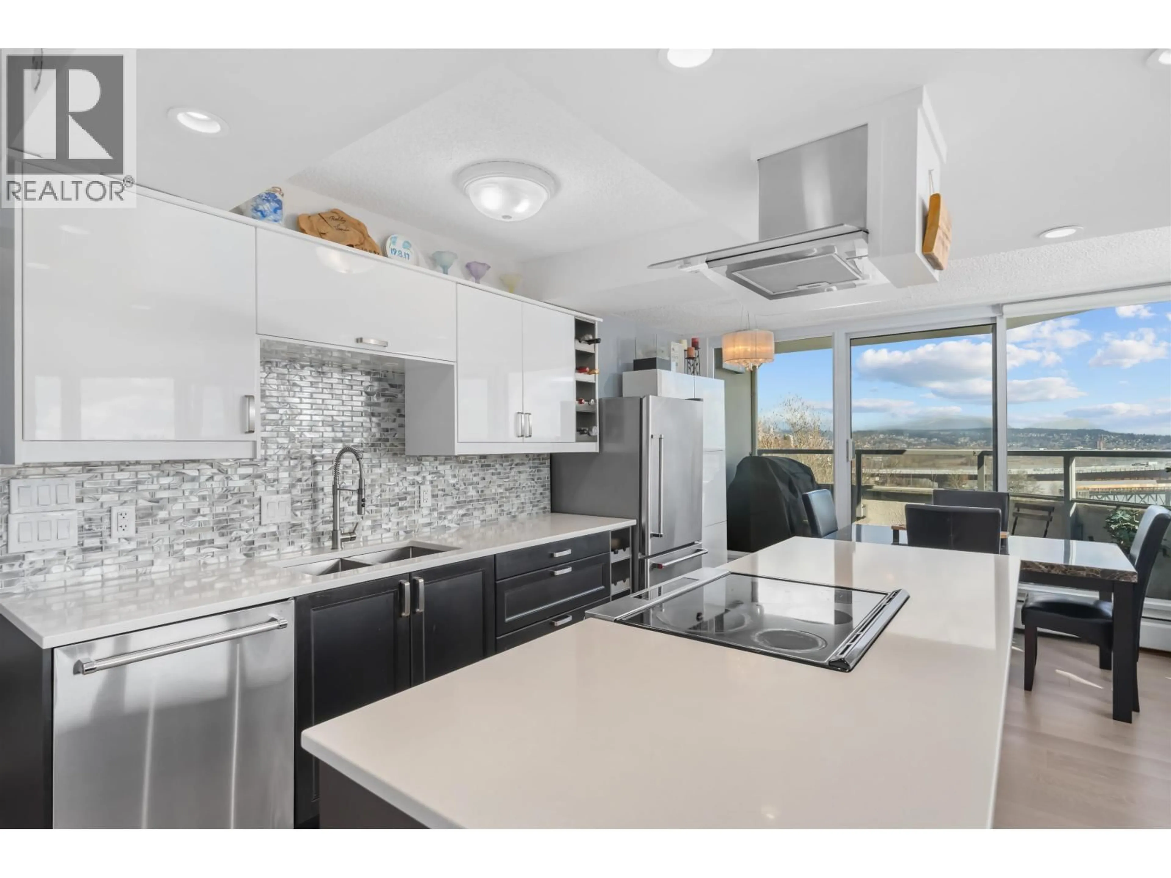 Open concept kitchen, ceramic/tile floor for 903 - 31 ELLIOT STREET, New Westminster British Columbia V3L5C9