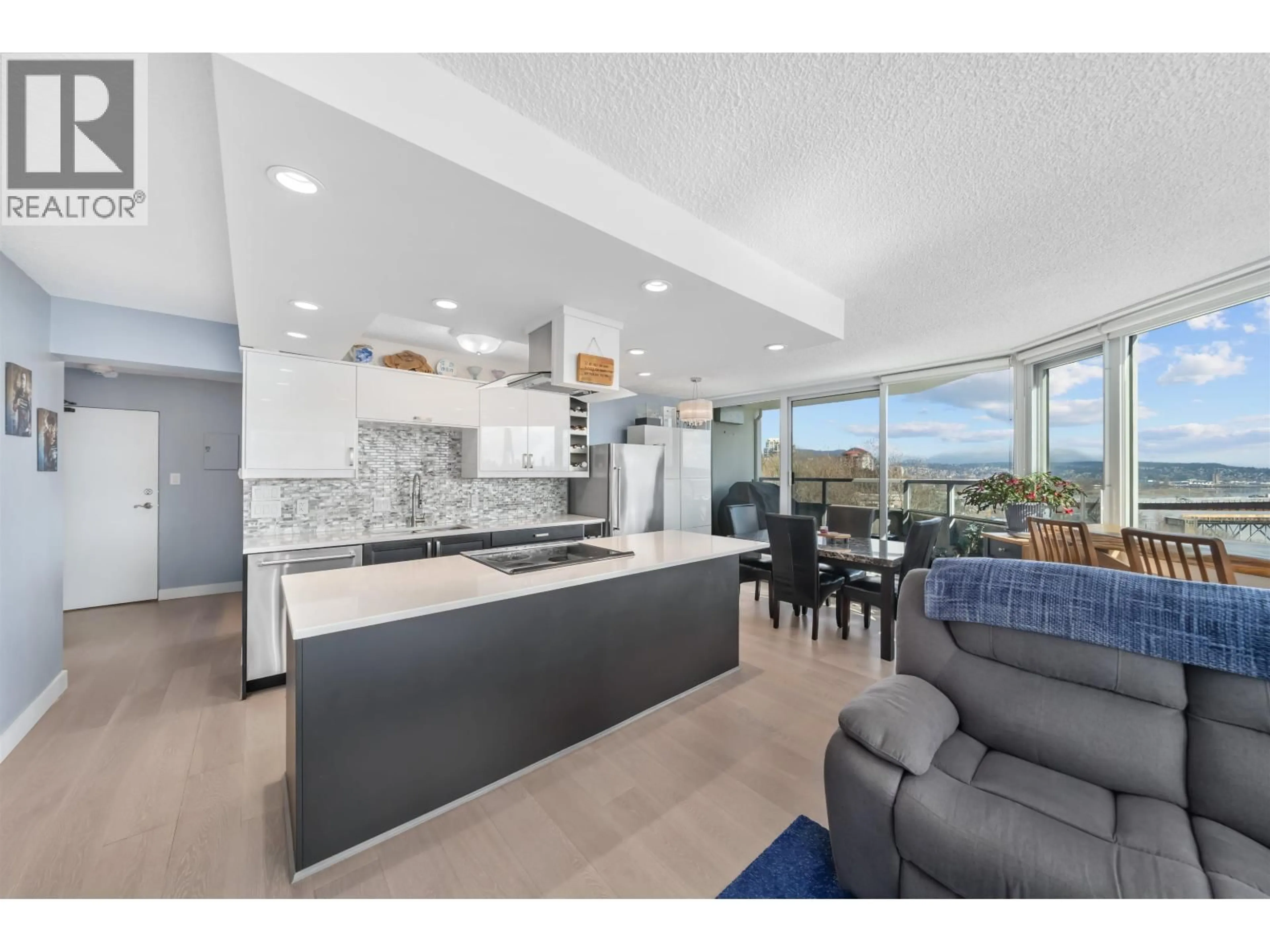 Open concept kitchen, ceramic/tile floor for 903 - 31 ELLIOT STREET, New Westminster British Columbia V3L5C9