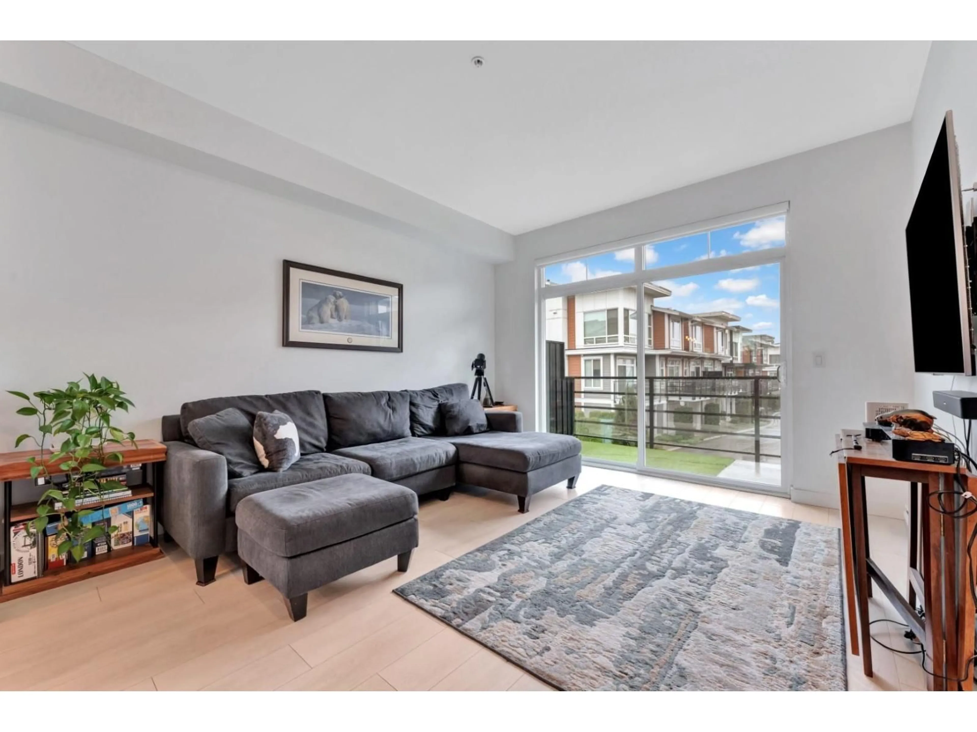 Living room with furniture, unknown for 25 - 20857 77A AVENUE, Langley British Columbia V2Y0R8