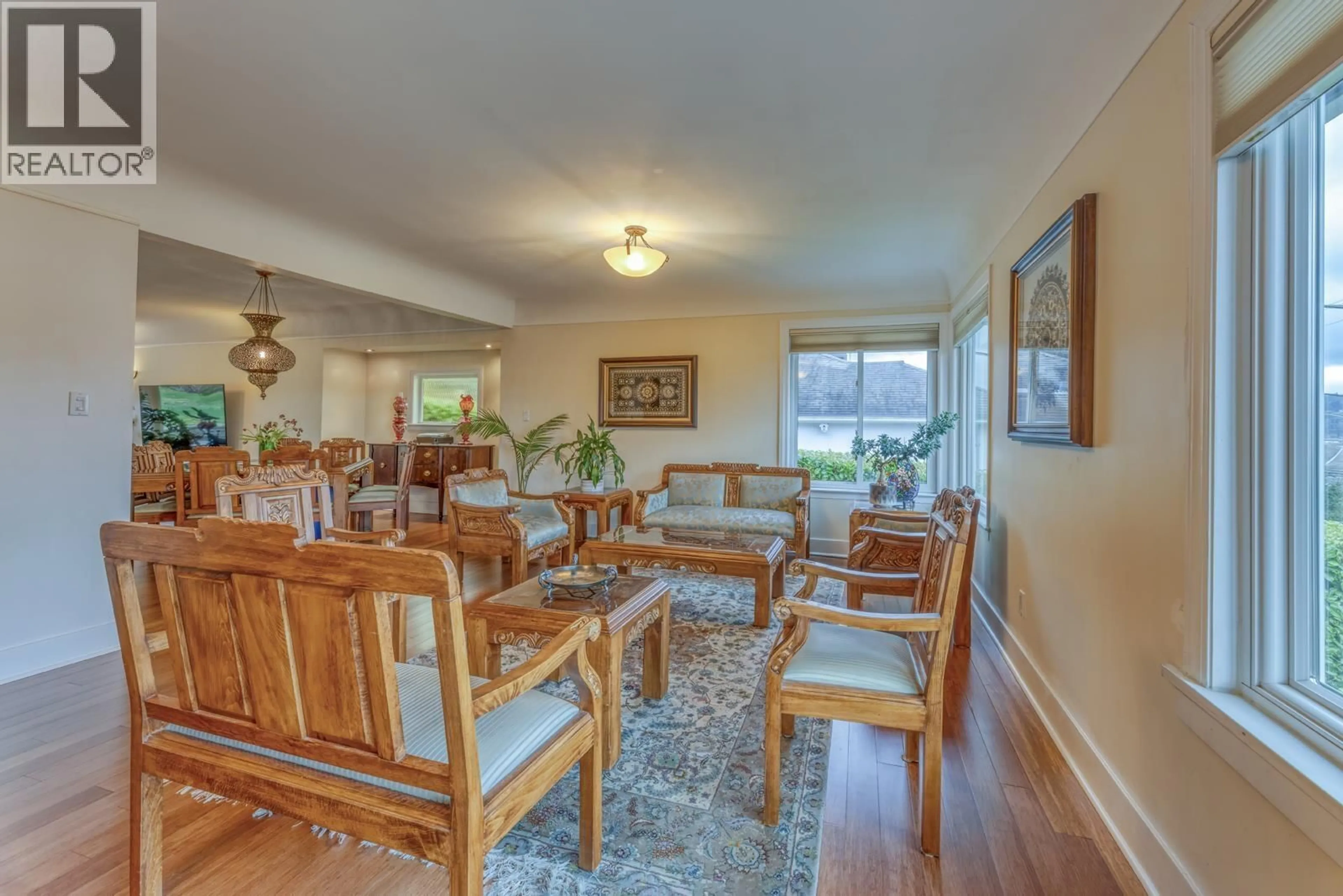 Dining room, wood/laminate floor for 1227 IOCO ROAD, Port Moody British Columbia V3H2W9