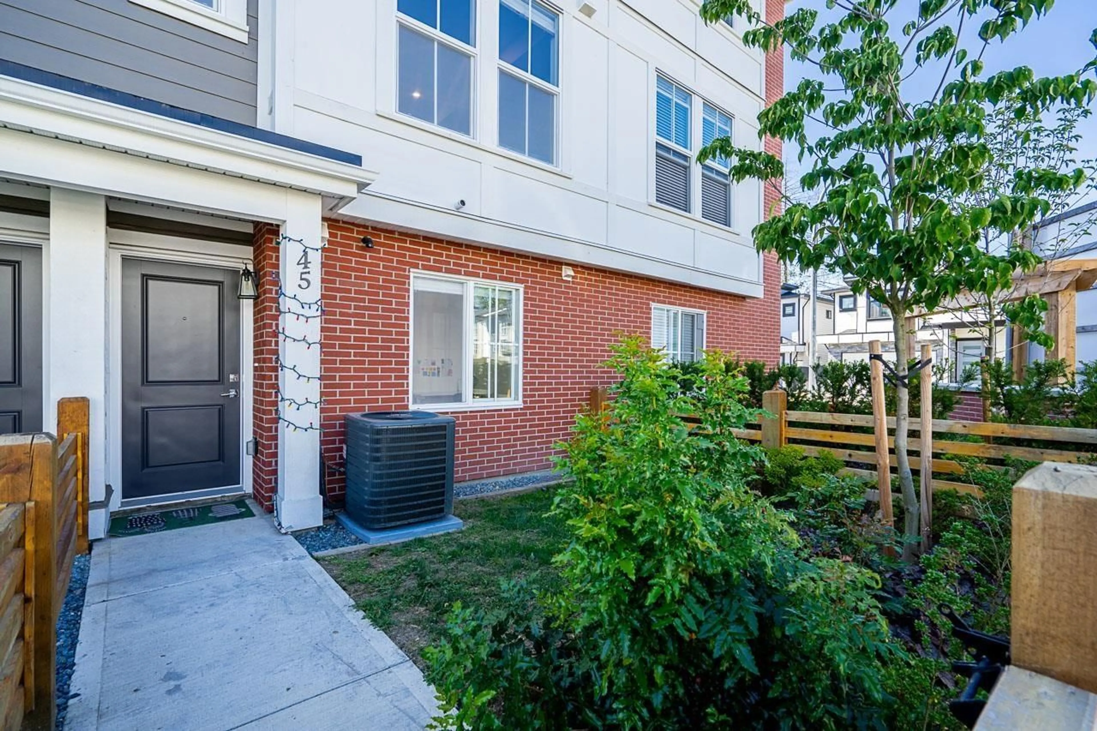 Home with brick exterior material, street for 45 - 20680 76B AVENUE, Langley British Columbia V2Y4L2