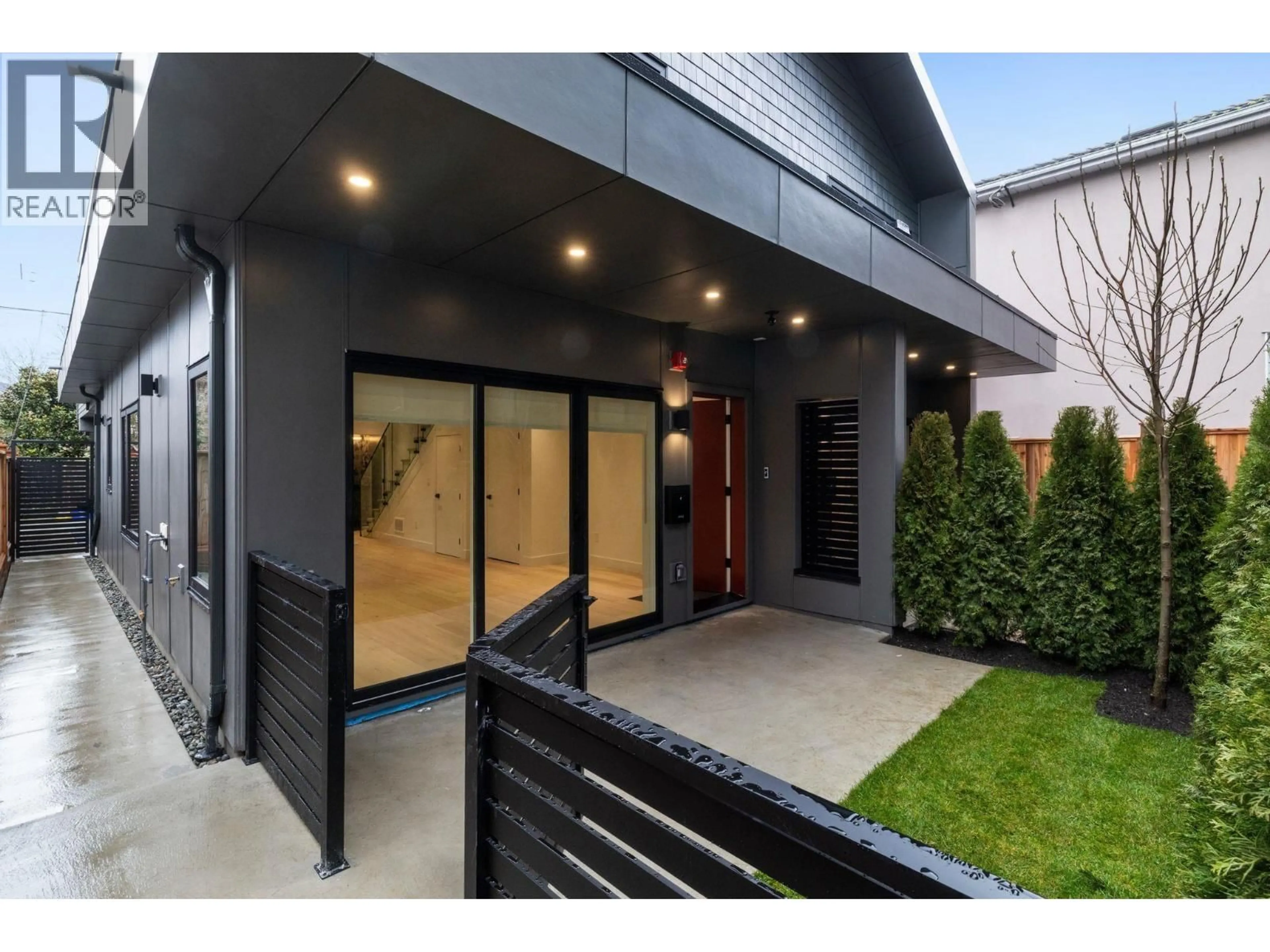 Unknown for 1 - 2539 GRANT STREET, Vancouver British Columbia V5K3G6