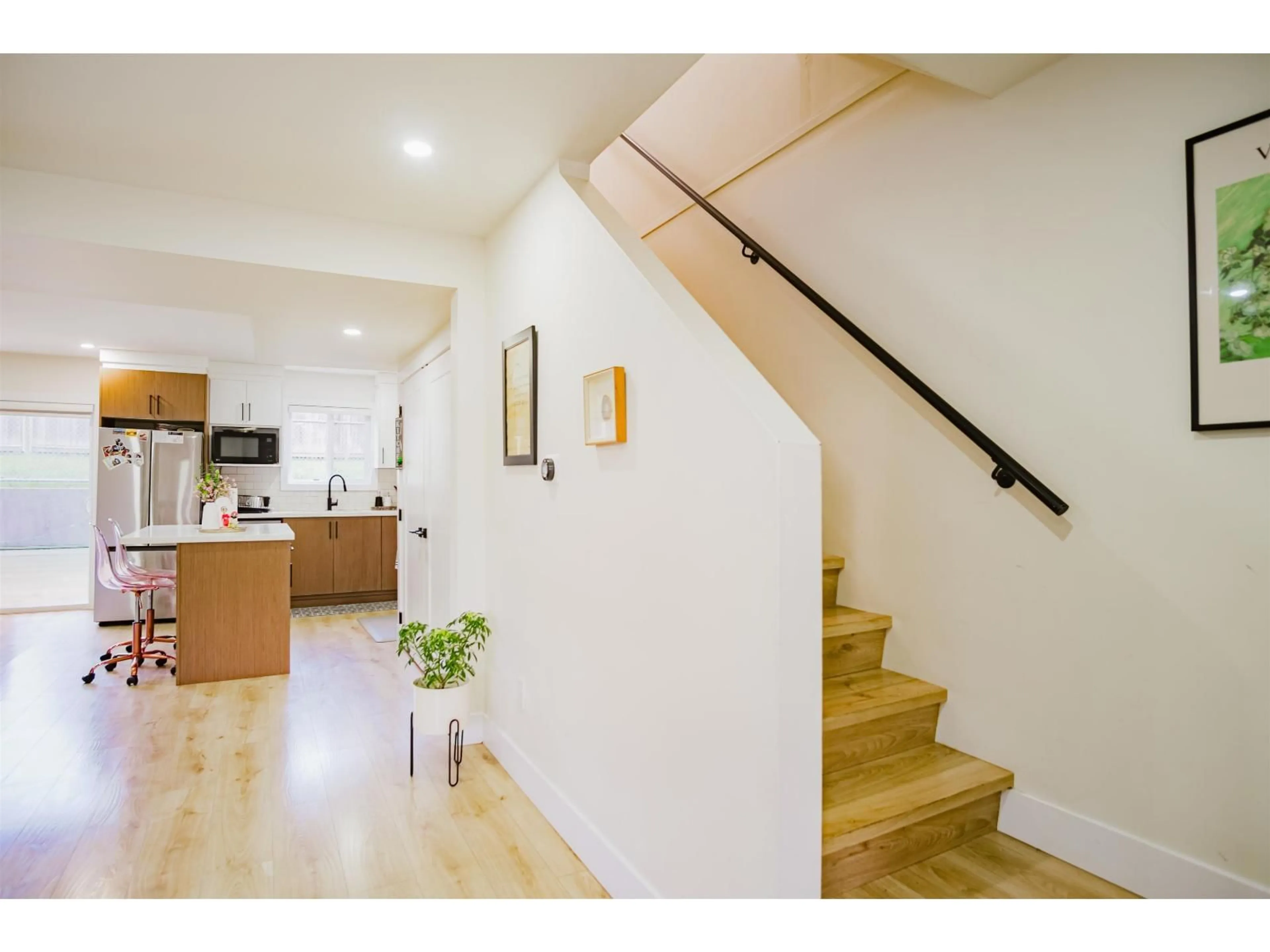 Unknown for 32347 BRANT AVENUE, Mission British Columbia V2V4Y9