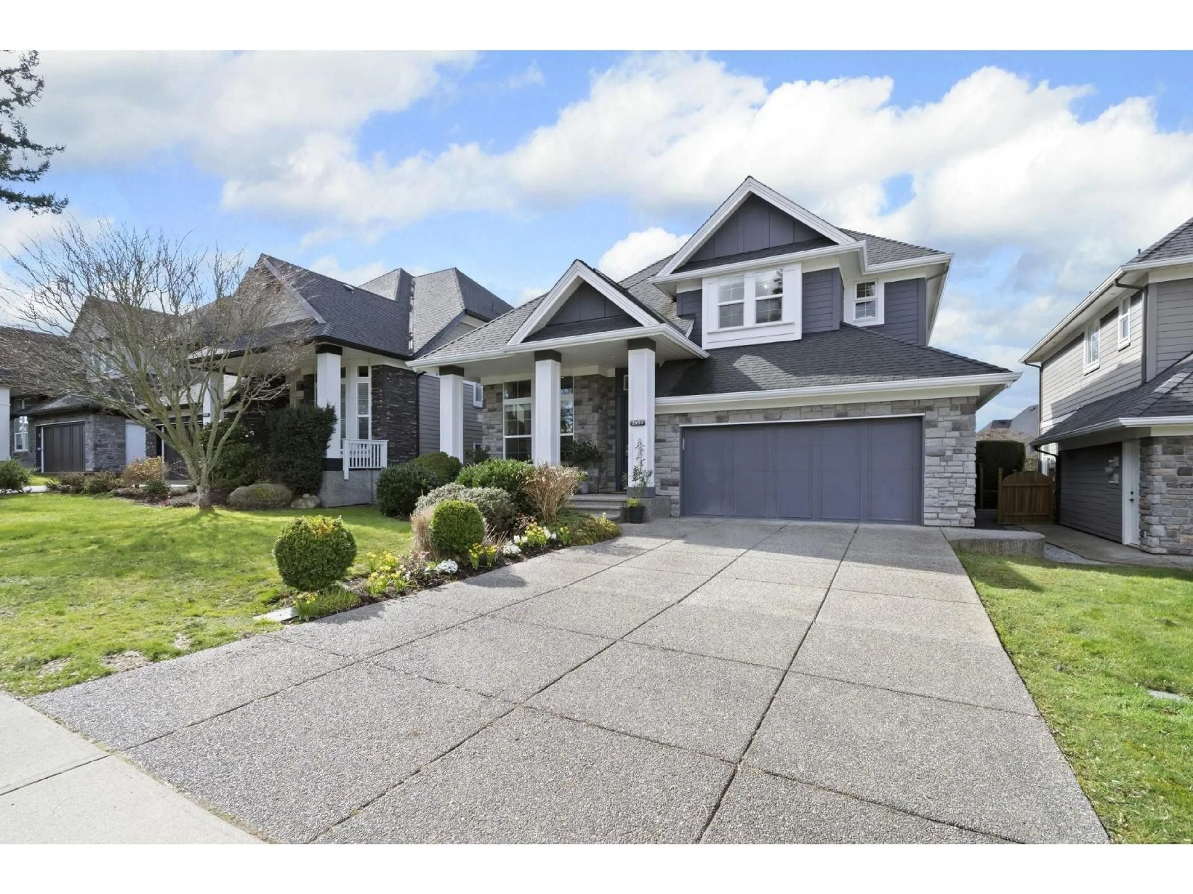 Home with vinyl exterior material, street for 2653 164 STREET, Surrey British Columbia V3Z0E2