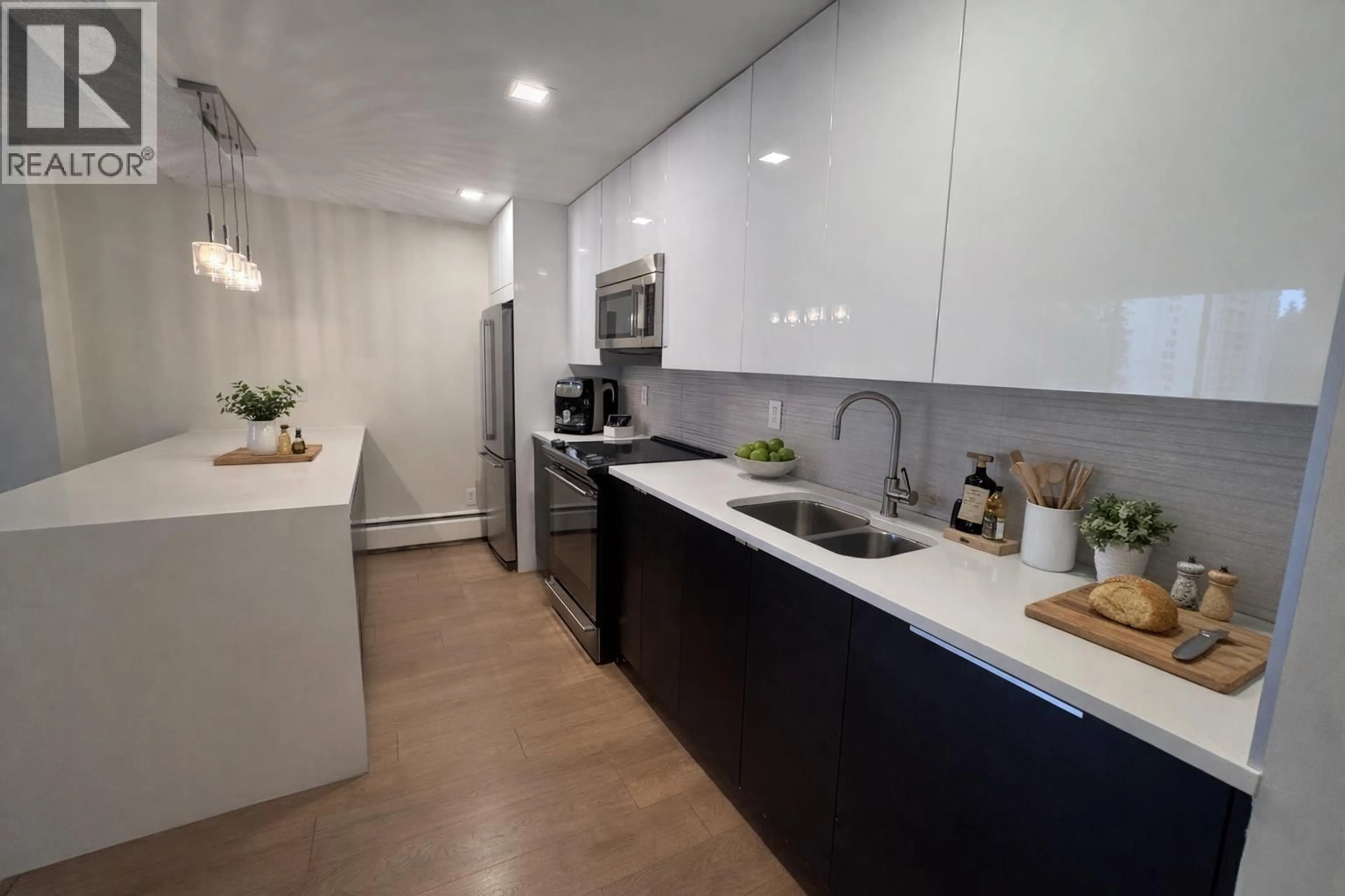 Unknown for 609 - 2016 FULLERTON AVENUE, North Vancouver British Columbia V7P3E6