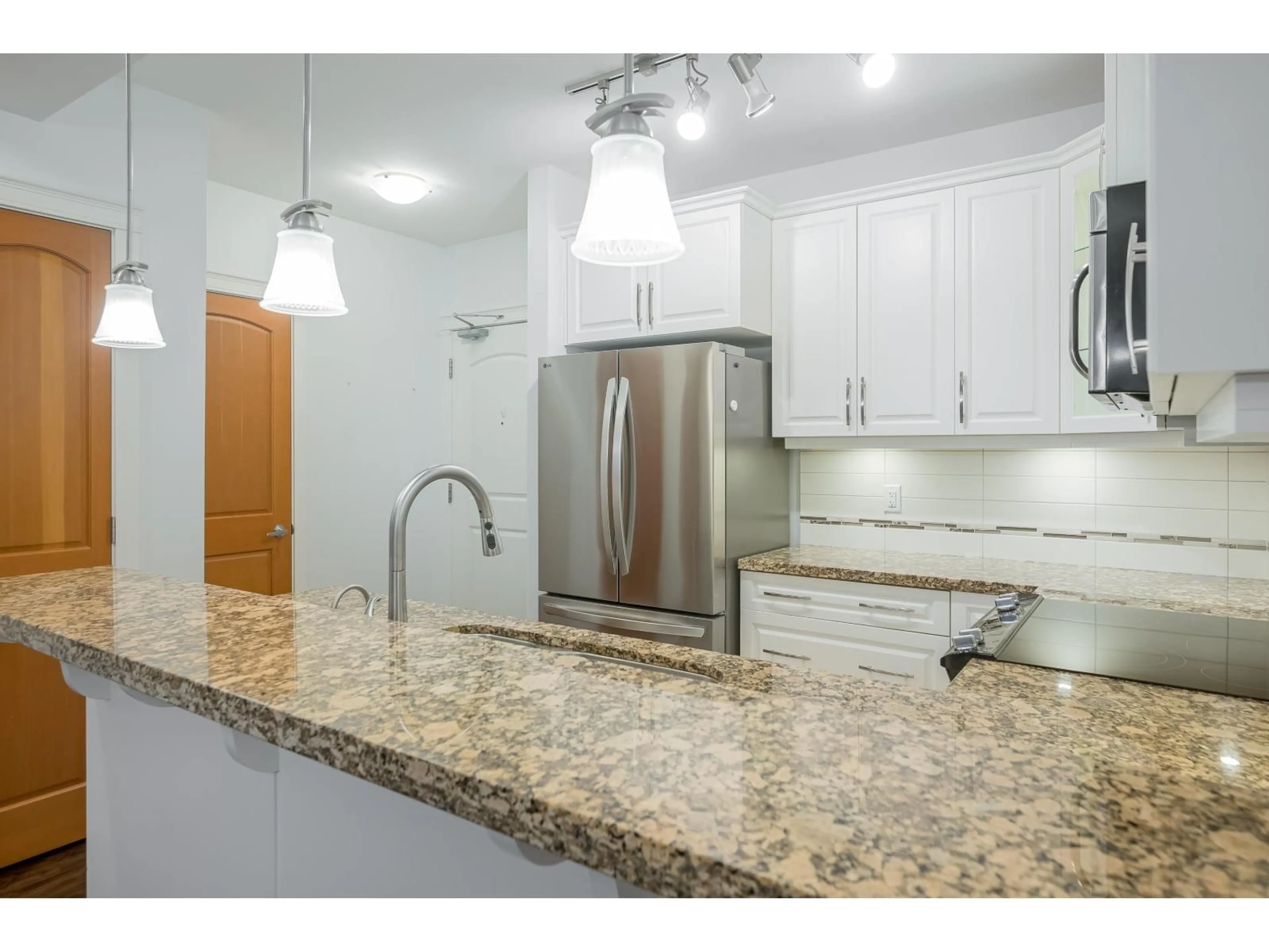 Standard kitchen, unknown for 165 - 8258 207A STREET, Langley British Columbia V2Y0N4