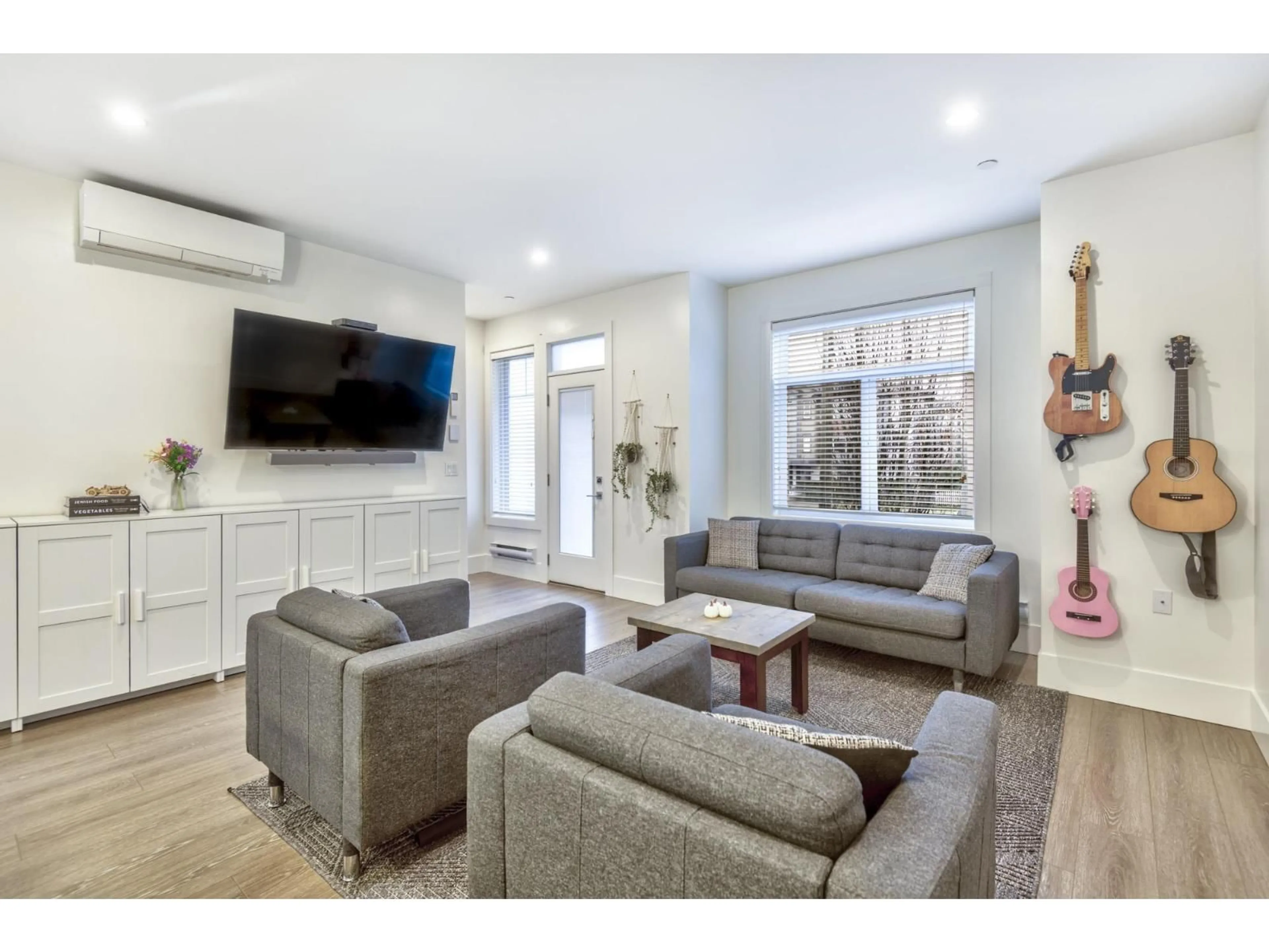 Living room with furniture, unknown for 42 - 7665 209 STREET, Langley British Columbia V2Y0V2