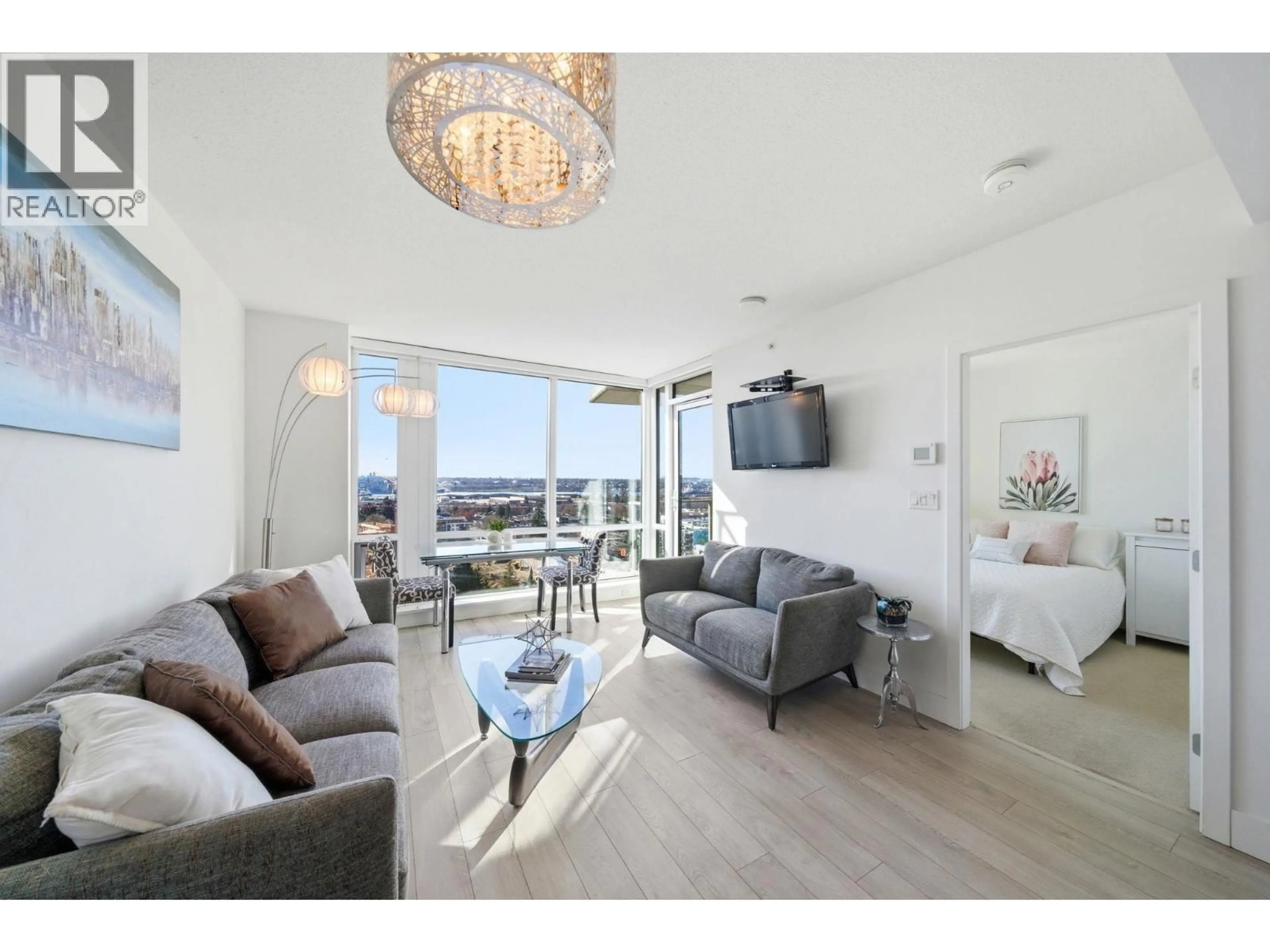 Living room with furniture, unknown for 1606 - 1550 FERN STREET, North Vancouver British Columbia V7J0A9